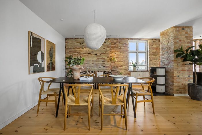 Unik lejlighed på Frederiksberg med altan og charme