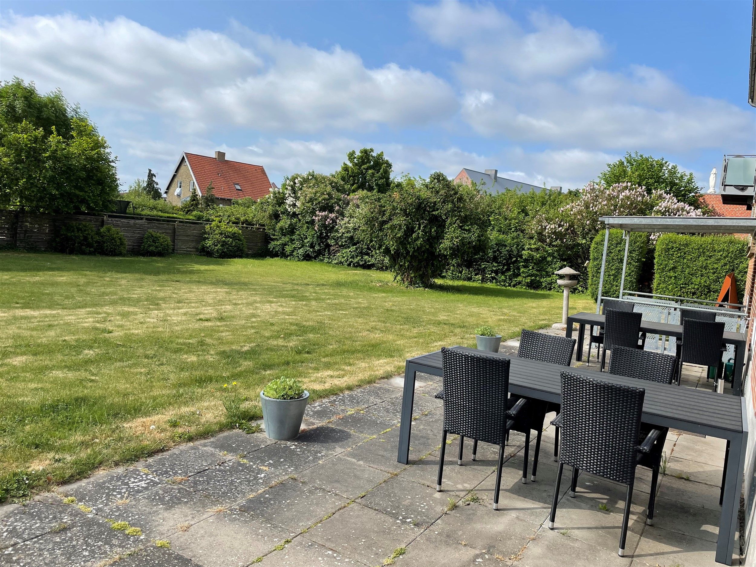 Lys og rummelig lejlighed 100 m² 13.500 kr