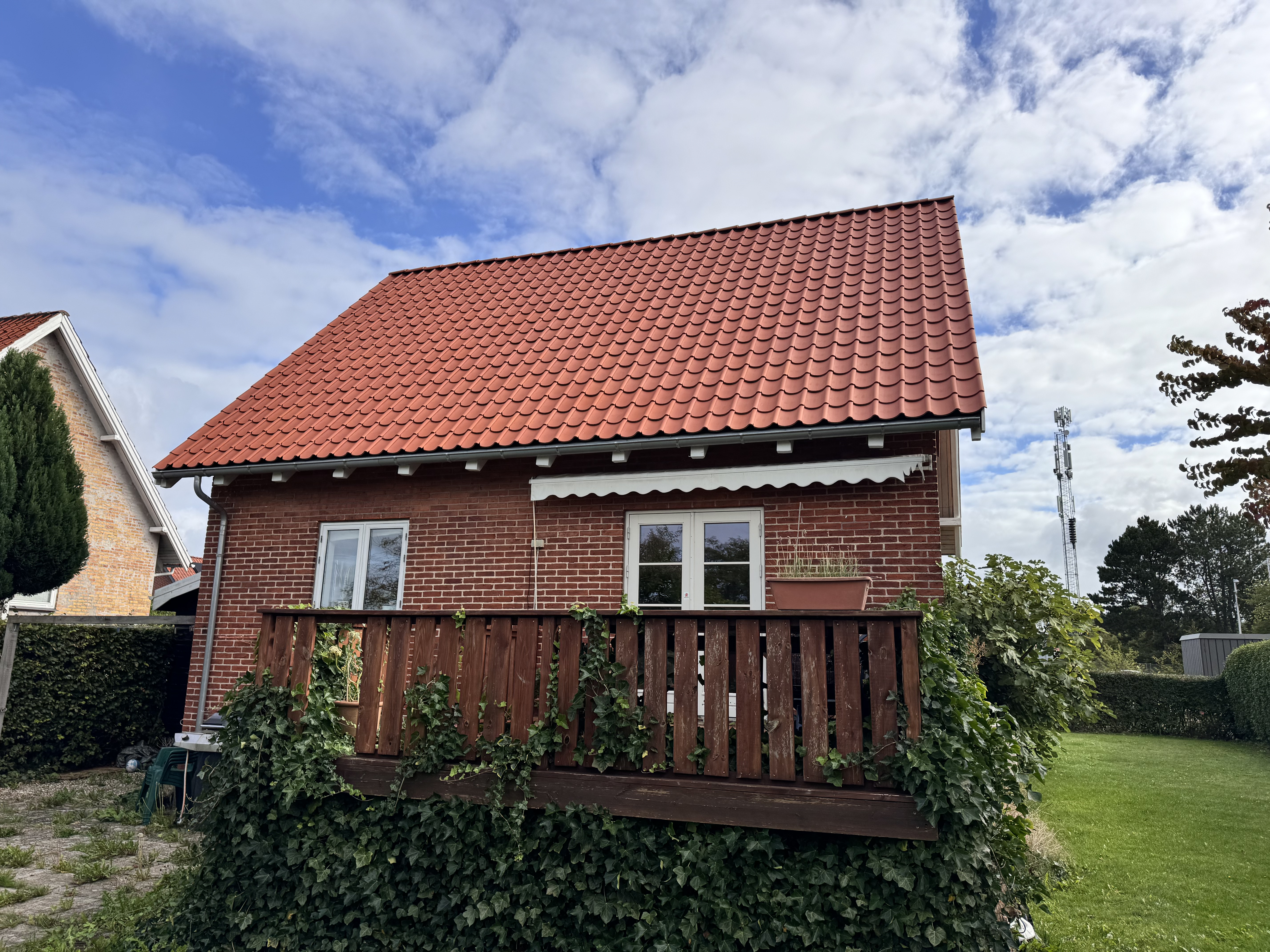 Familievenligt hus med lukket have, kælder og carport i Vindeby