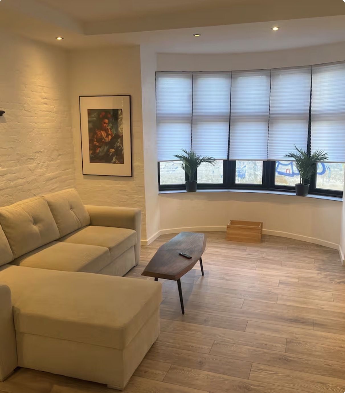 Dejlig Lys Lejlighed med 30 m2 Terrasse og Parkering
