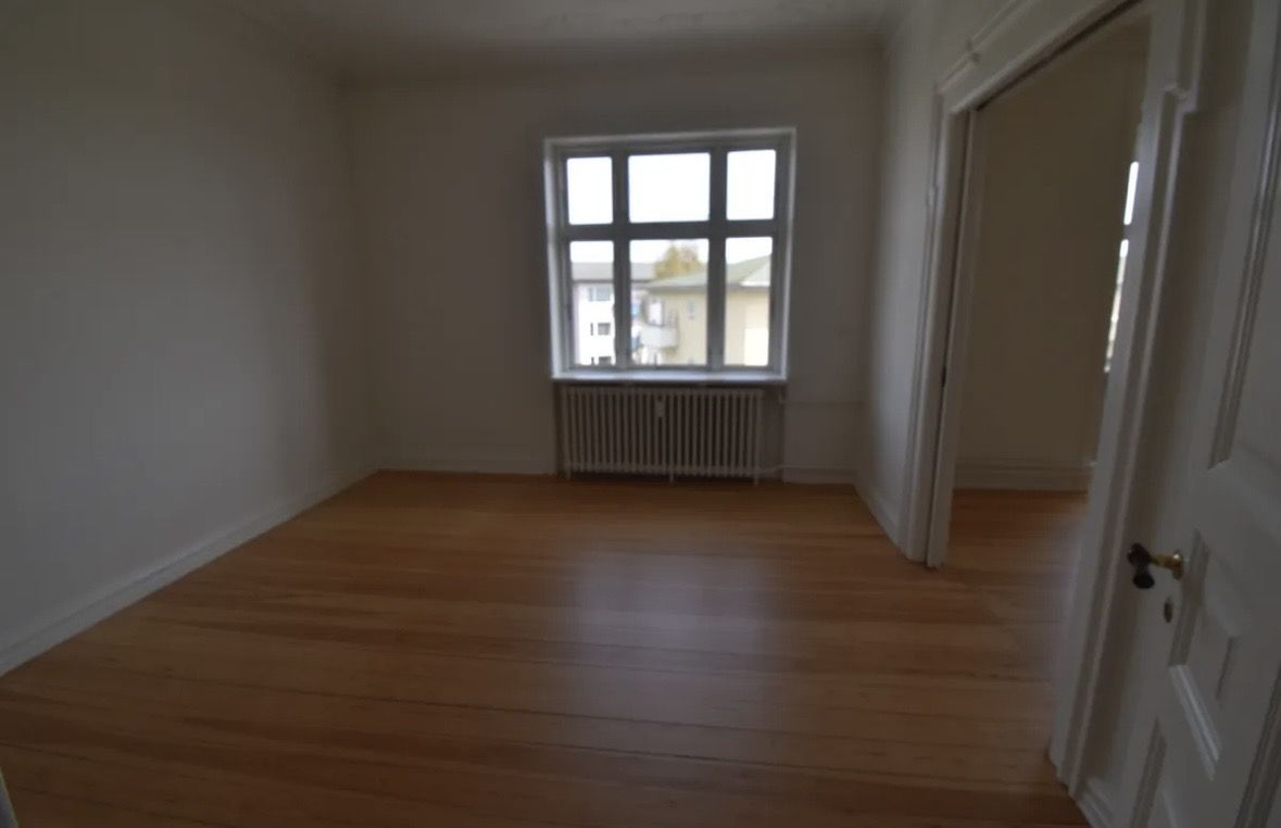 Bright 16 m² room in spacious shared apartment in Aarhus C