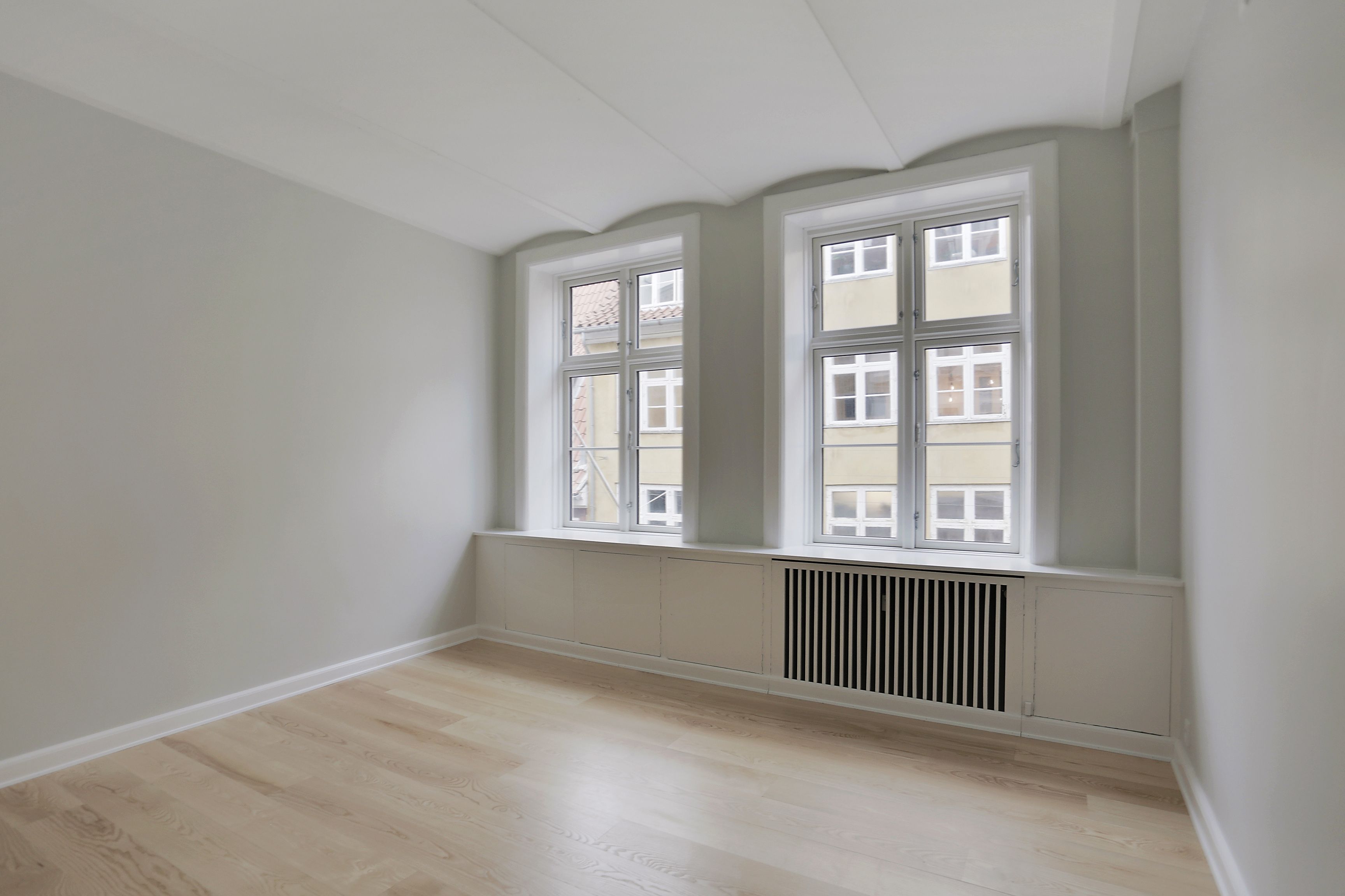 Skøn og rummelig 3-værelses med helt central beliggenhed i København K