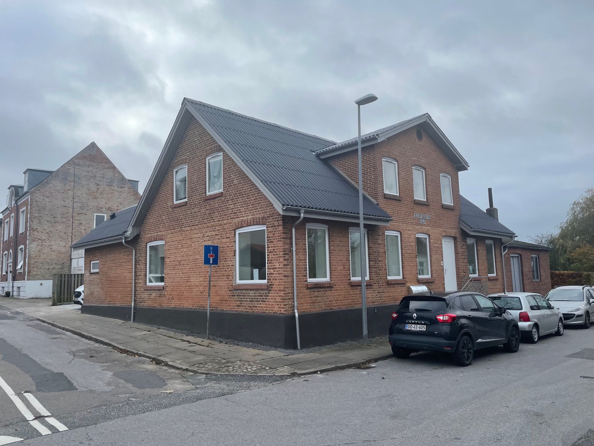 Nyistandsat topisoleret lejlighed i mindre ejendom