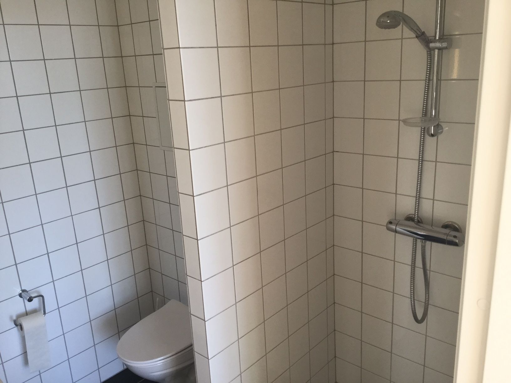 Moderne 3-vær med pænt køkken og bad