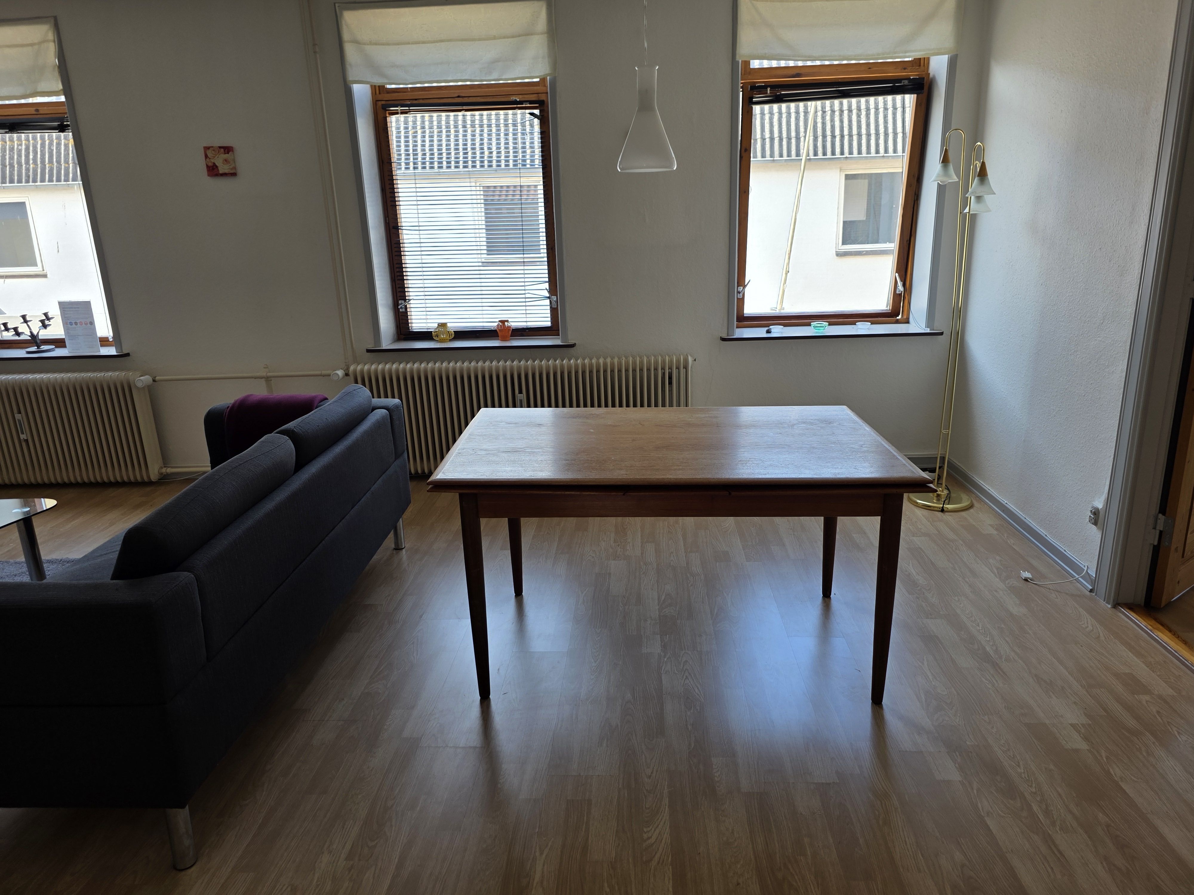 177 m² i 2 plan med 4 soveværelser og parkering