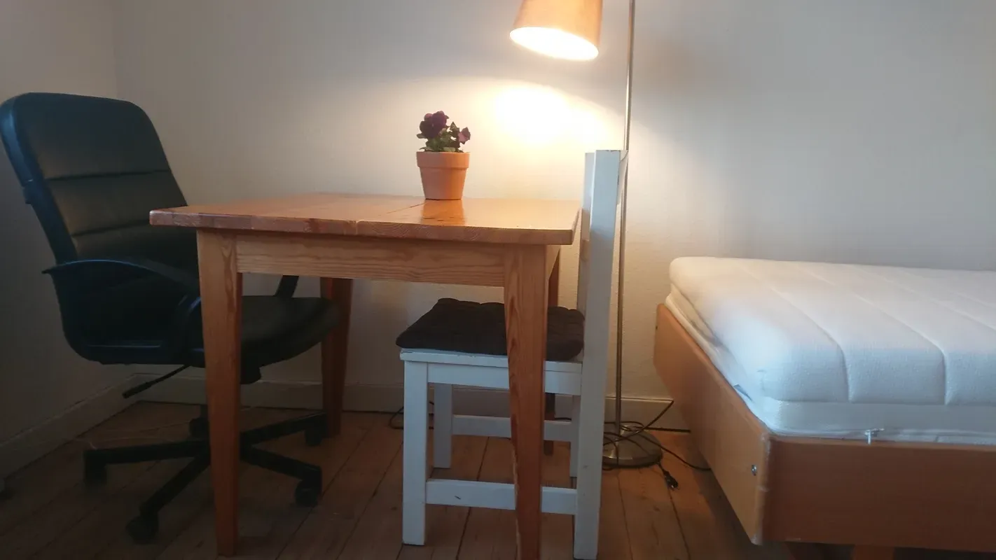 Furnished room near train, buss, shops and DTU.