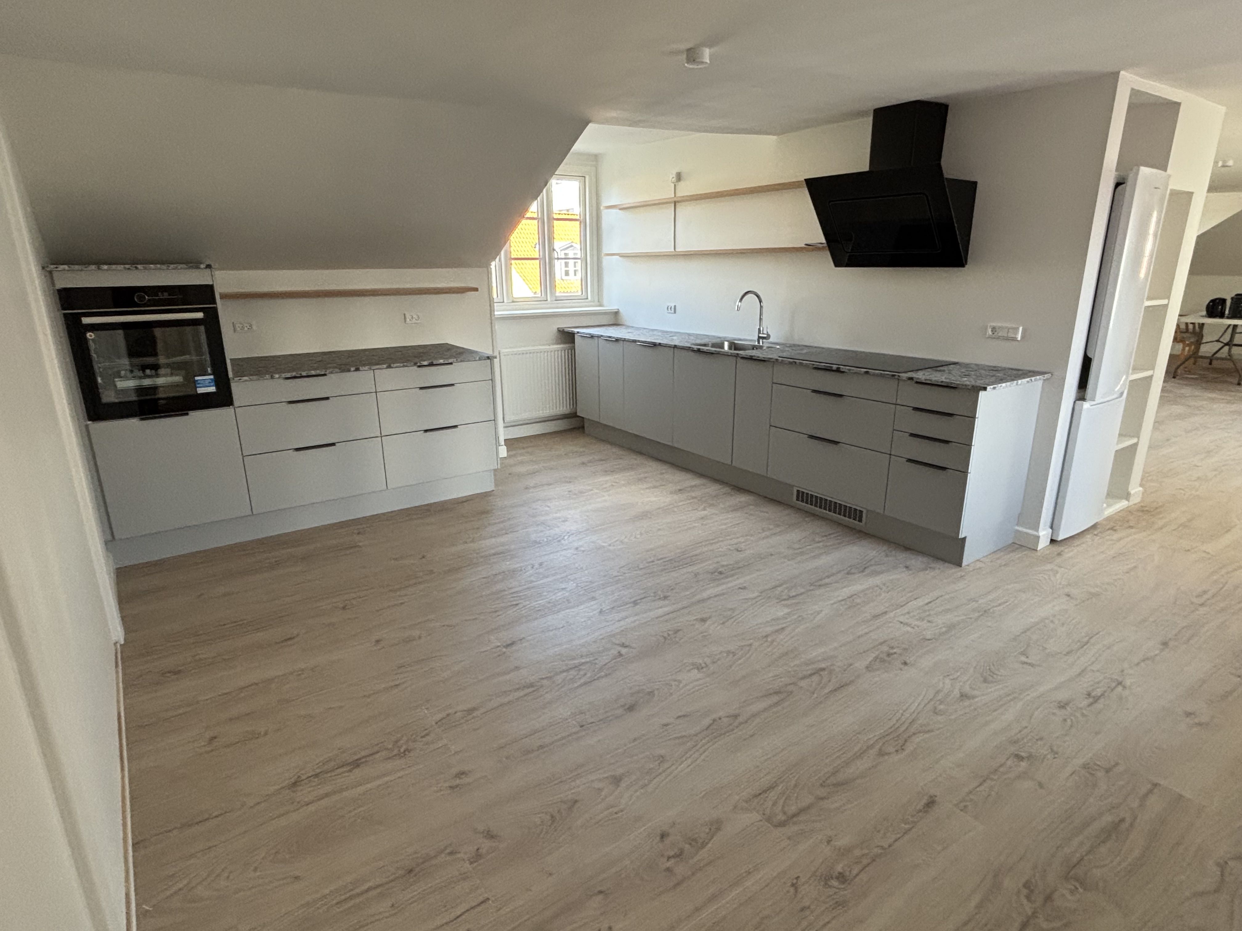 5 værelses nyrenoveret lejlighed på162 m2