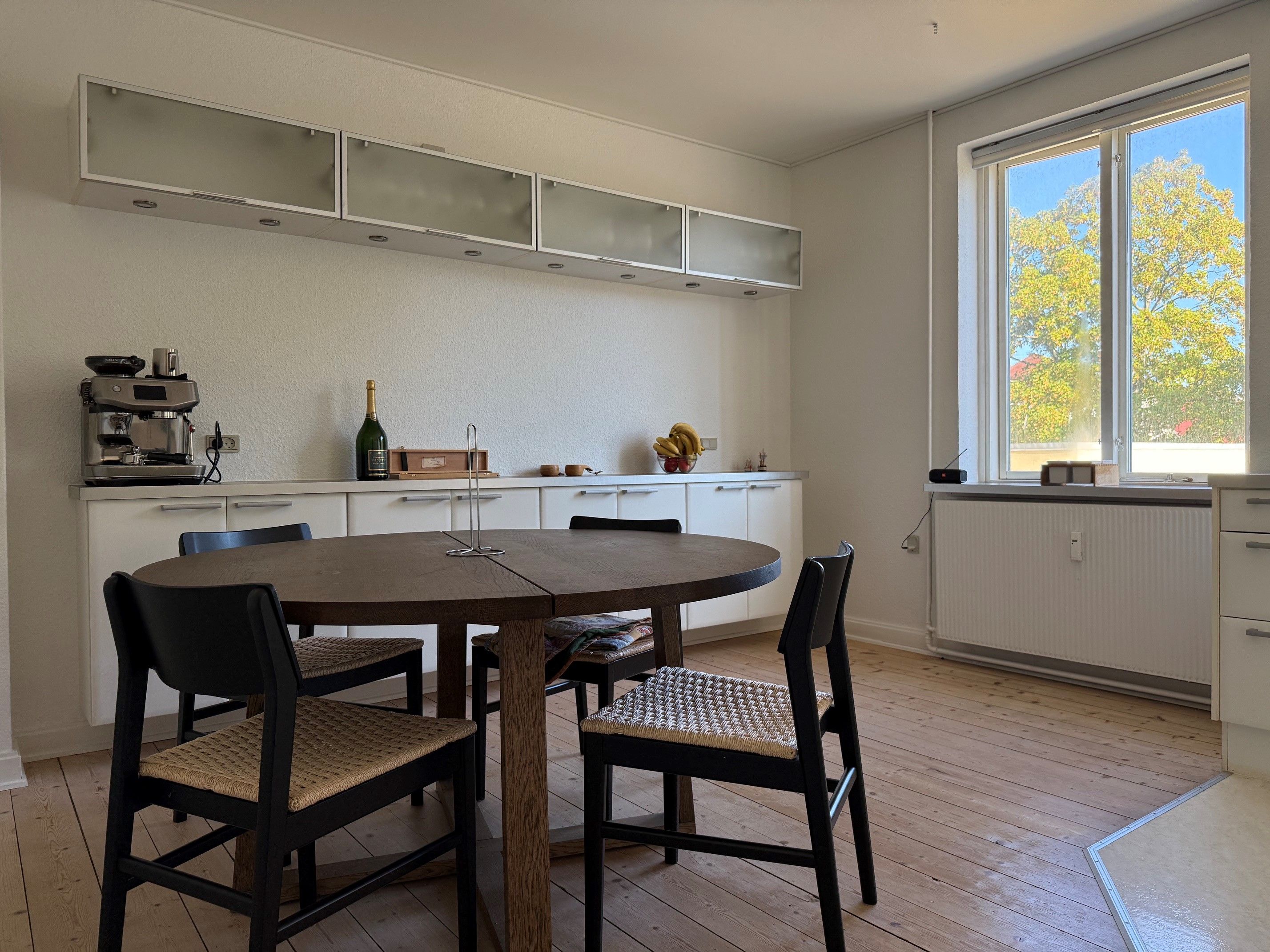 Flot lys 4 værelses på 125 m² et stenkast fra gågaden