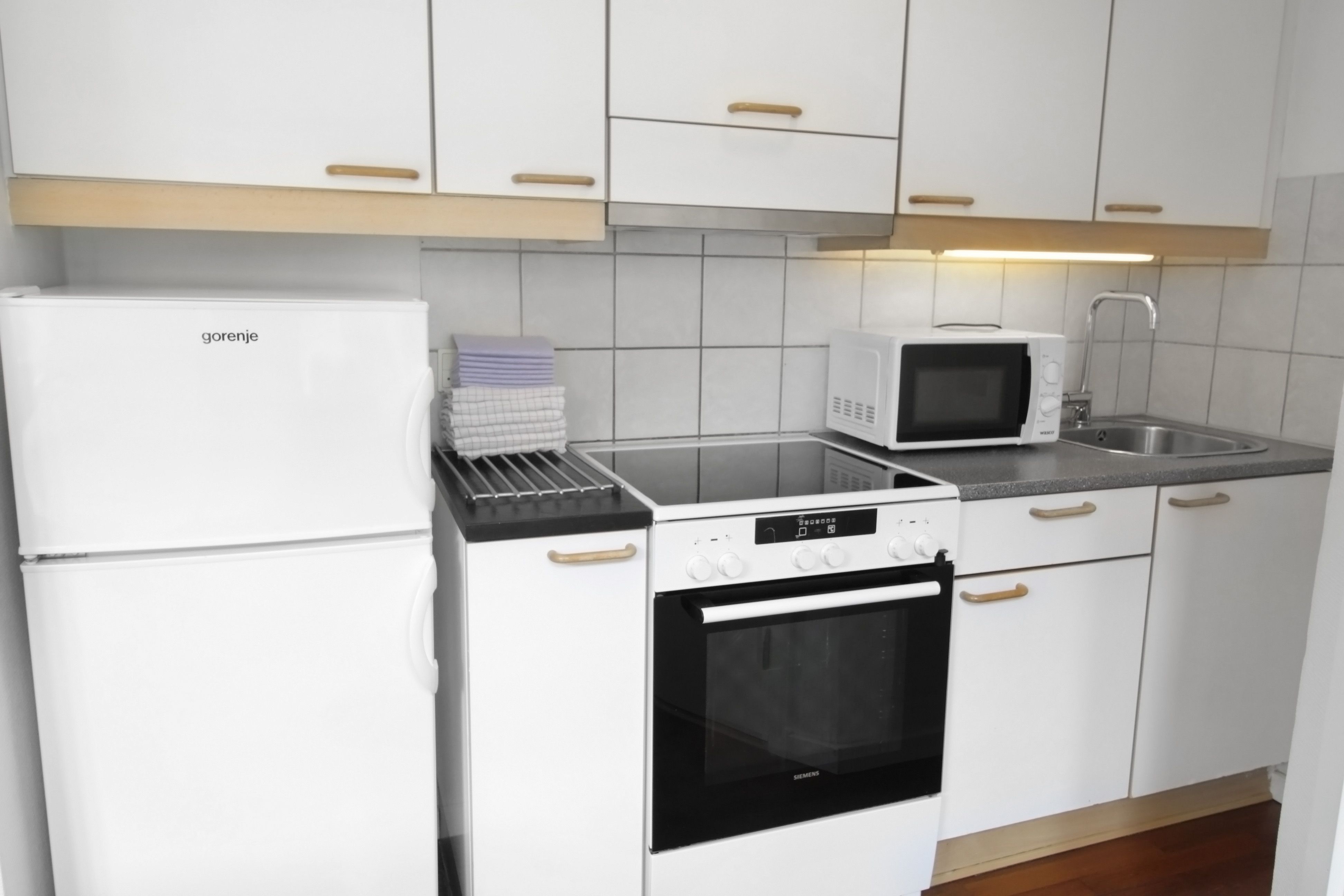Nyistandsat og charmerende lejlighed i Ø-kvarteret / furnished and charming apartment 