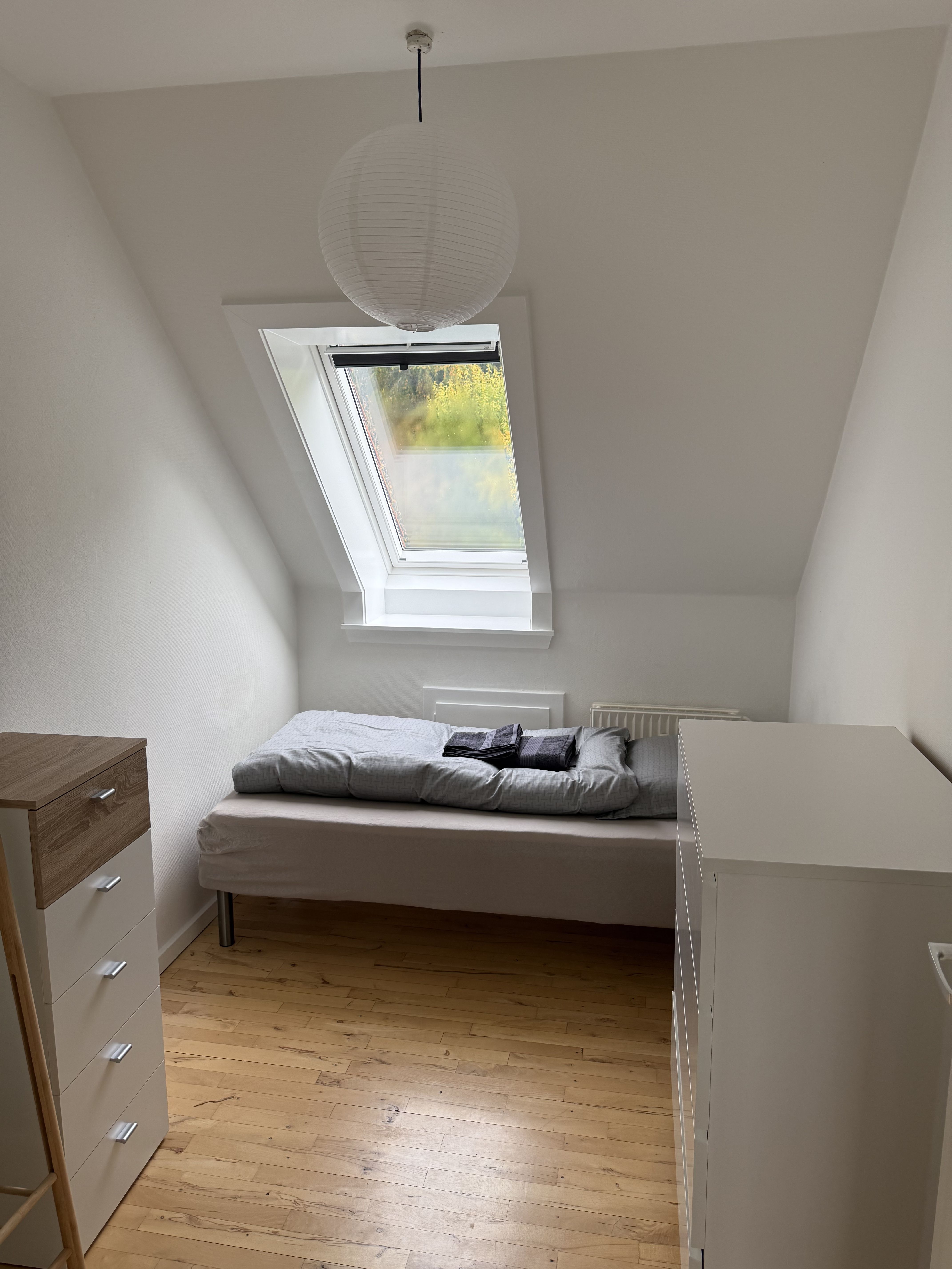 furnished apartment/Møbleret lejlighed.