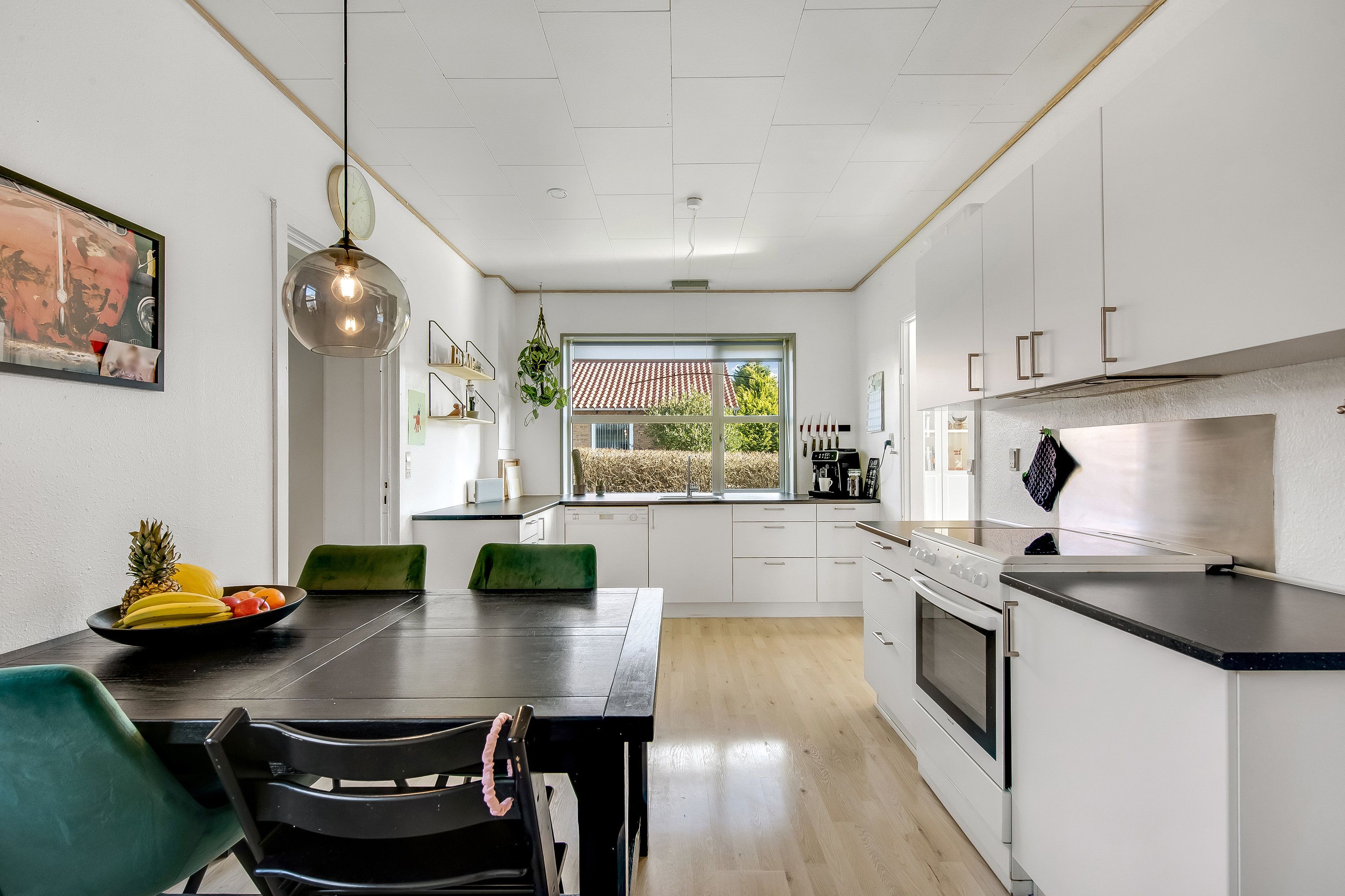 En velindrettet bolig i rolige omgivelser – perfekt til jer, der drømmer om landlig idyl med plads omkring jer