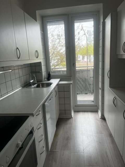 89 m² 3‑værelses lejlighed med altan og let kig til fjorden – Nørresundby