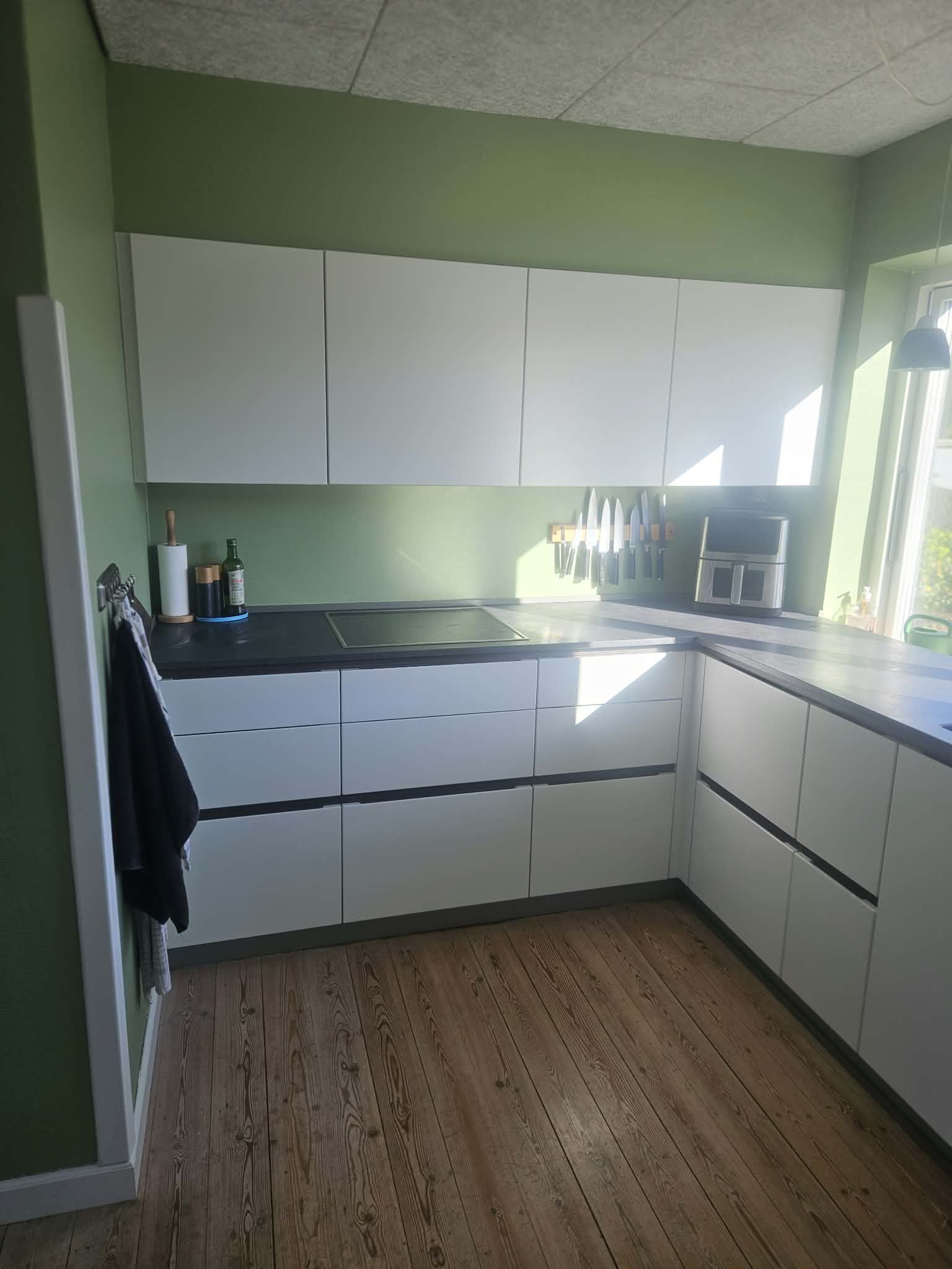 Charmerende hus med 144 m² anvendelig plads, stor have og central beliggenhed