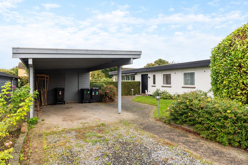 Møbleret 4-værelses villa på 124 m² med carport og udestue i Rødbyhavn