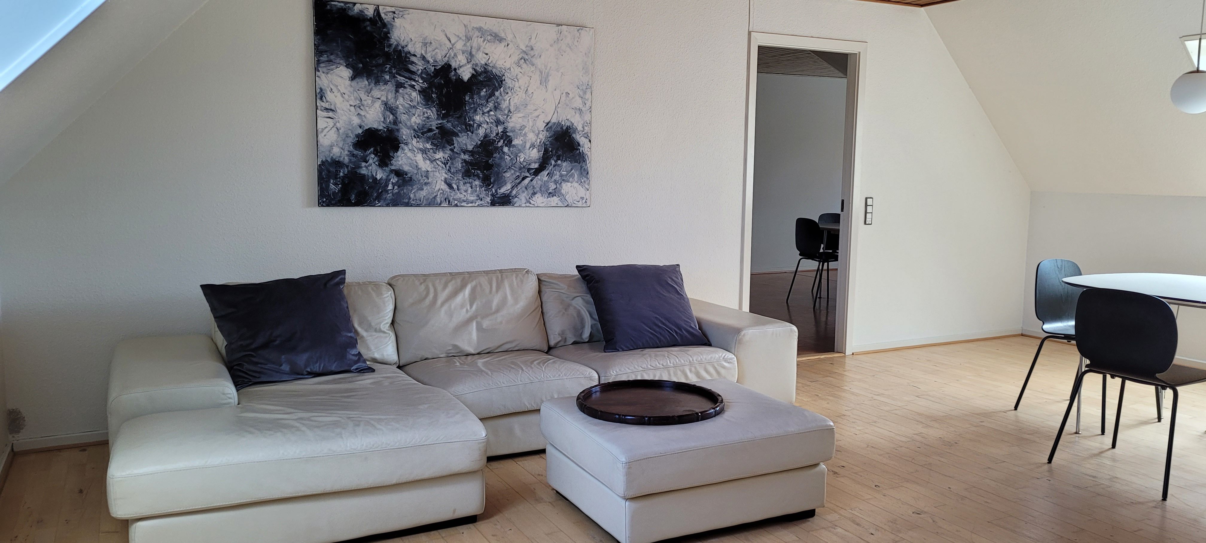 Stor lejlighed med adgang til have
