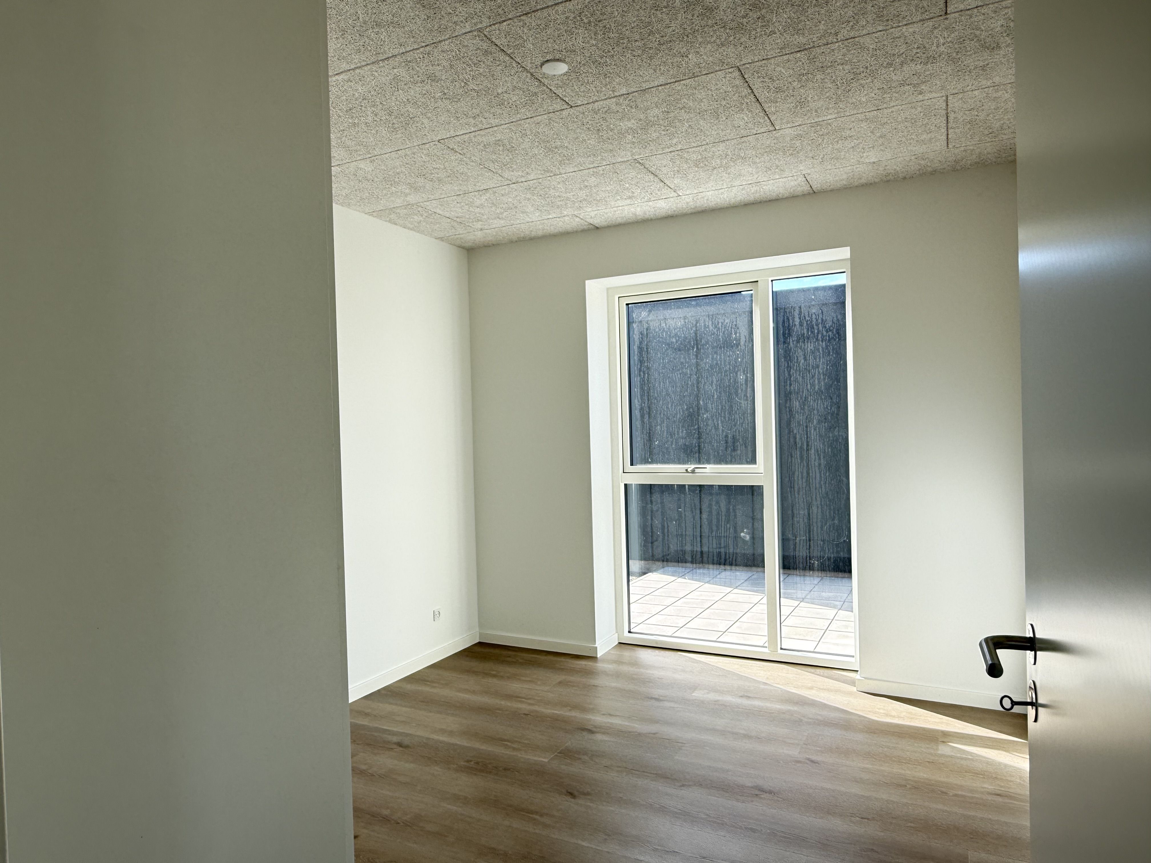 Nyopført 3-værelses rækkehus i Naturligheden – 87 m² med to terrasser og have