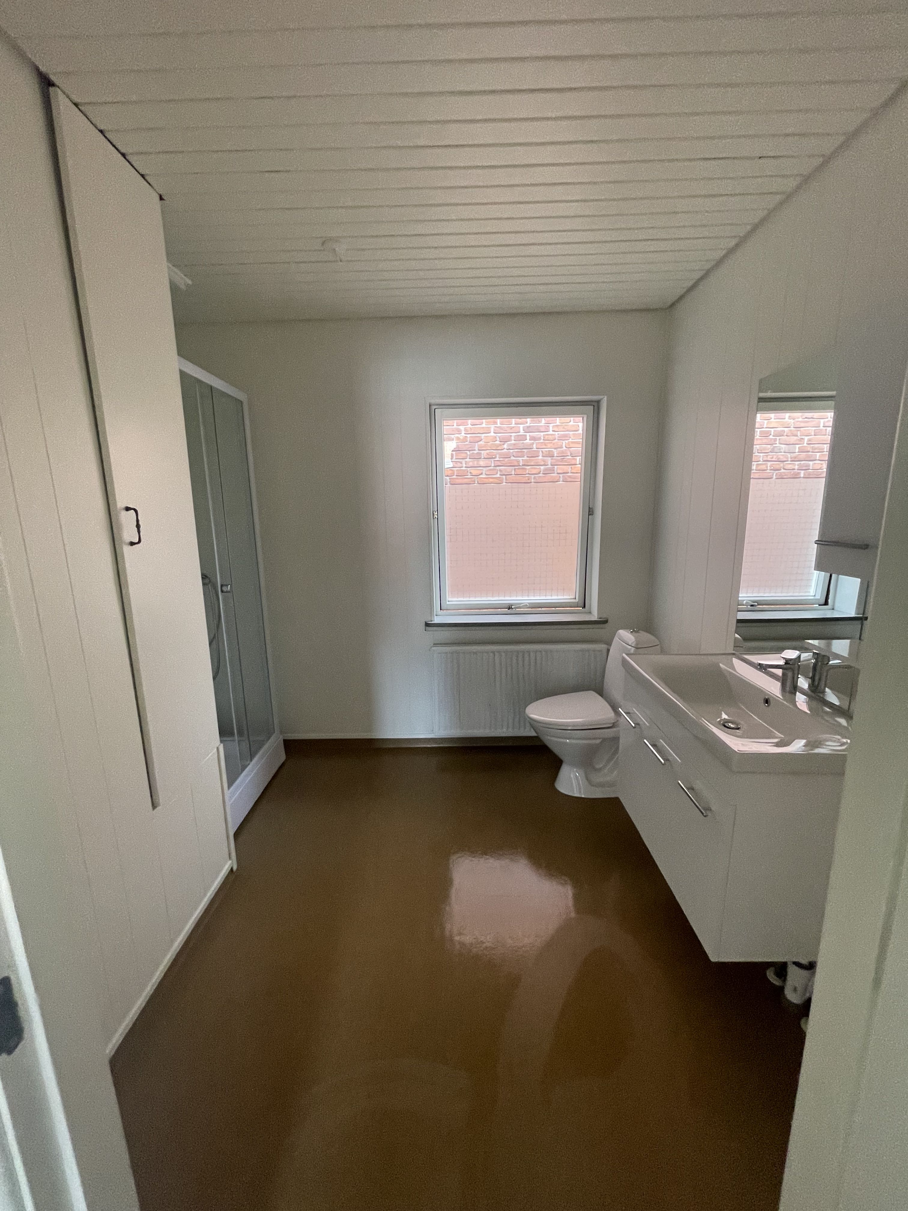 Stor 4 værelses midt i Hårlev. 
