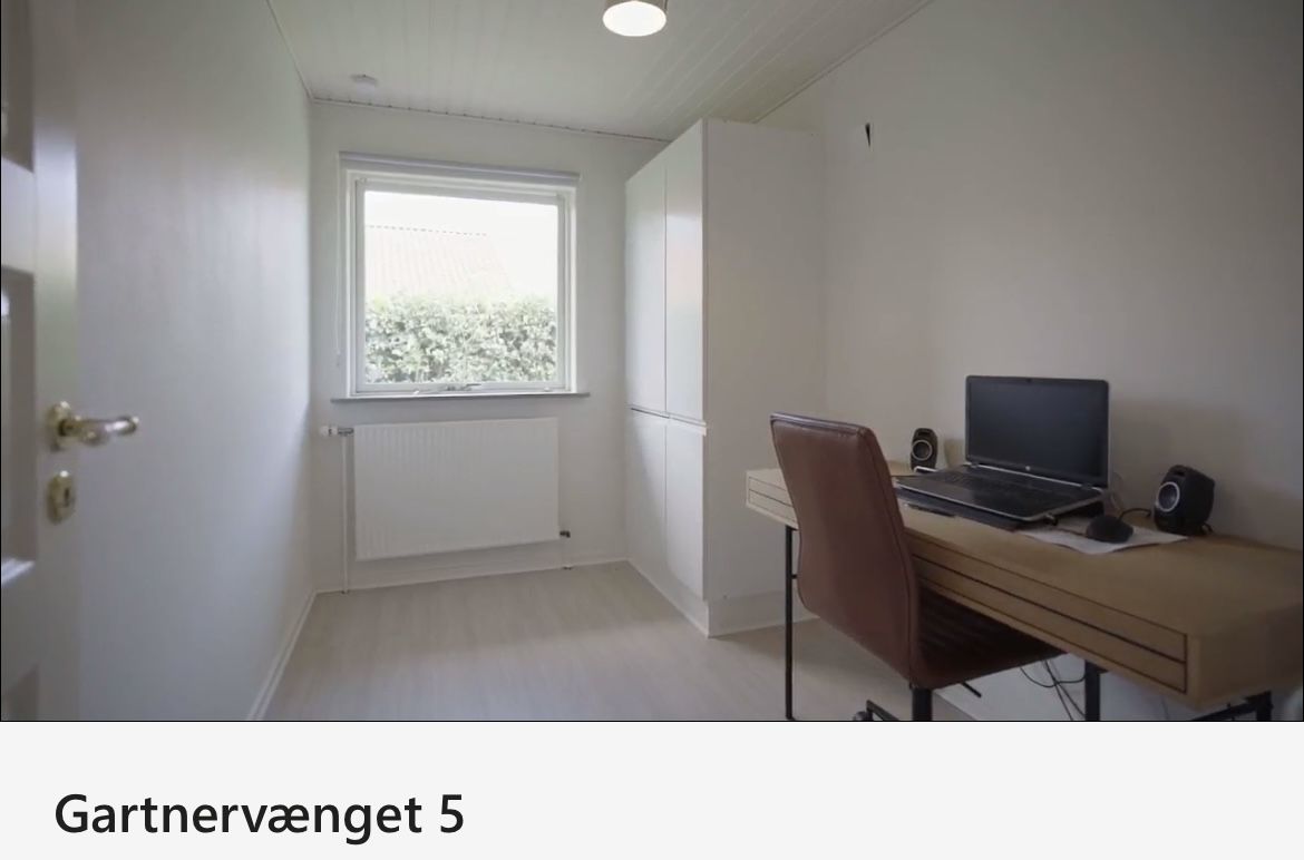 Pænt renoveret stilrent rækkehus i rolige omgivelser 