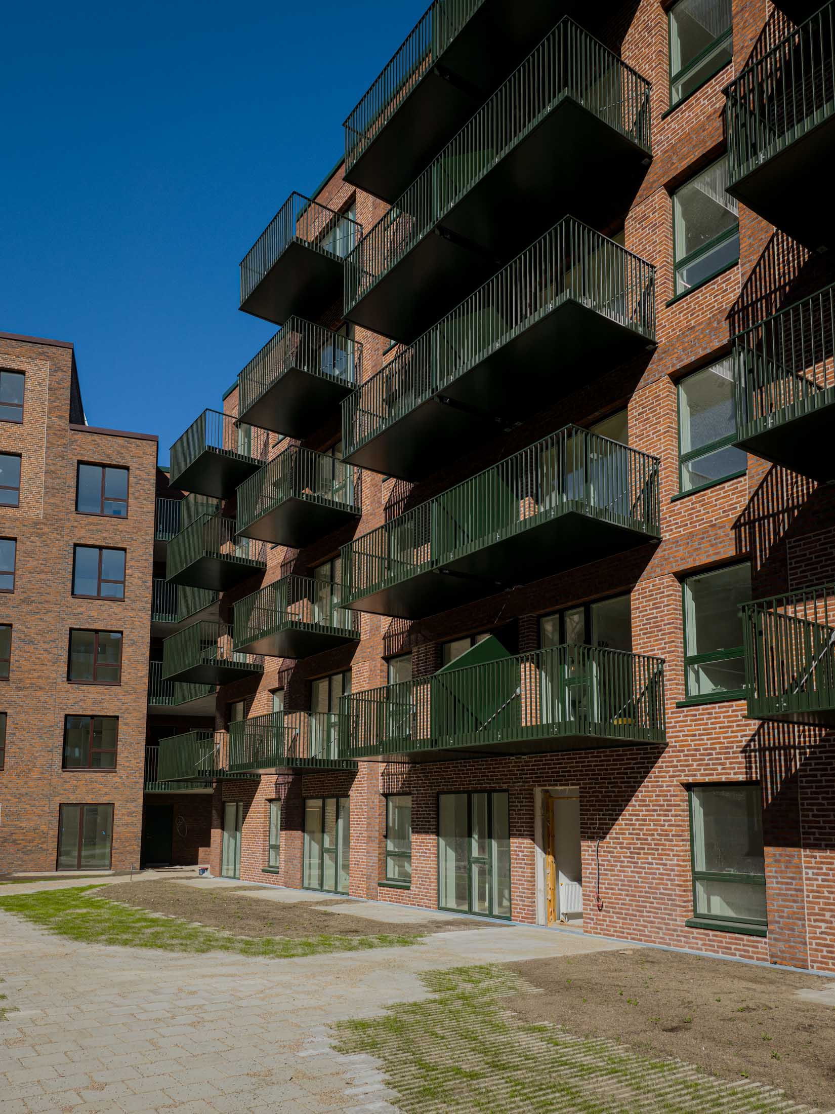 Livet ved vandet starter her – 3-værelses bolig med hele 2 altaner