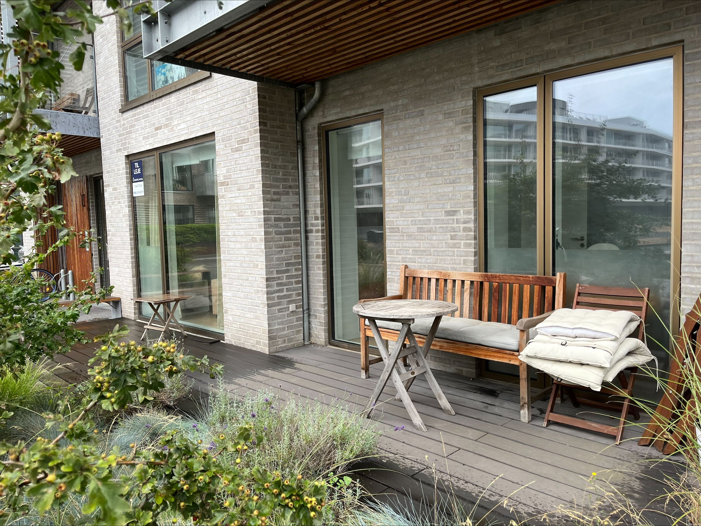 Stylish and Fully Furnished Apartment with Sunny Terrace in Attractive Nordhavn
