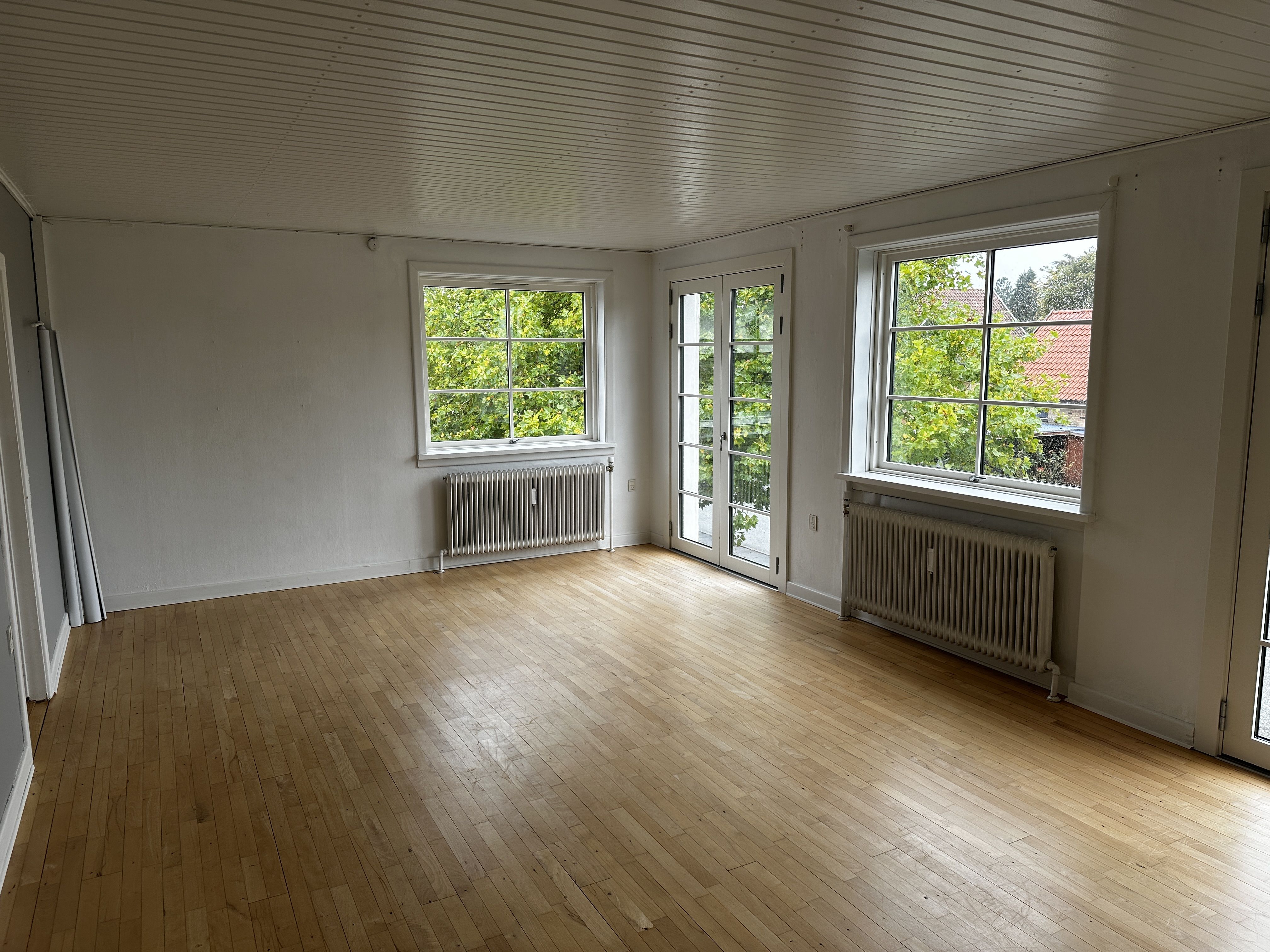 Rummelig 4-værelses lejlighed på 108 m² med adgang til fælles have i Virum