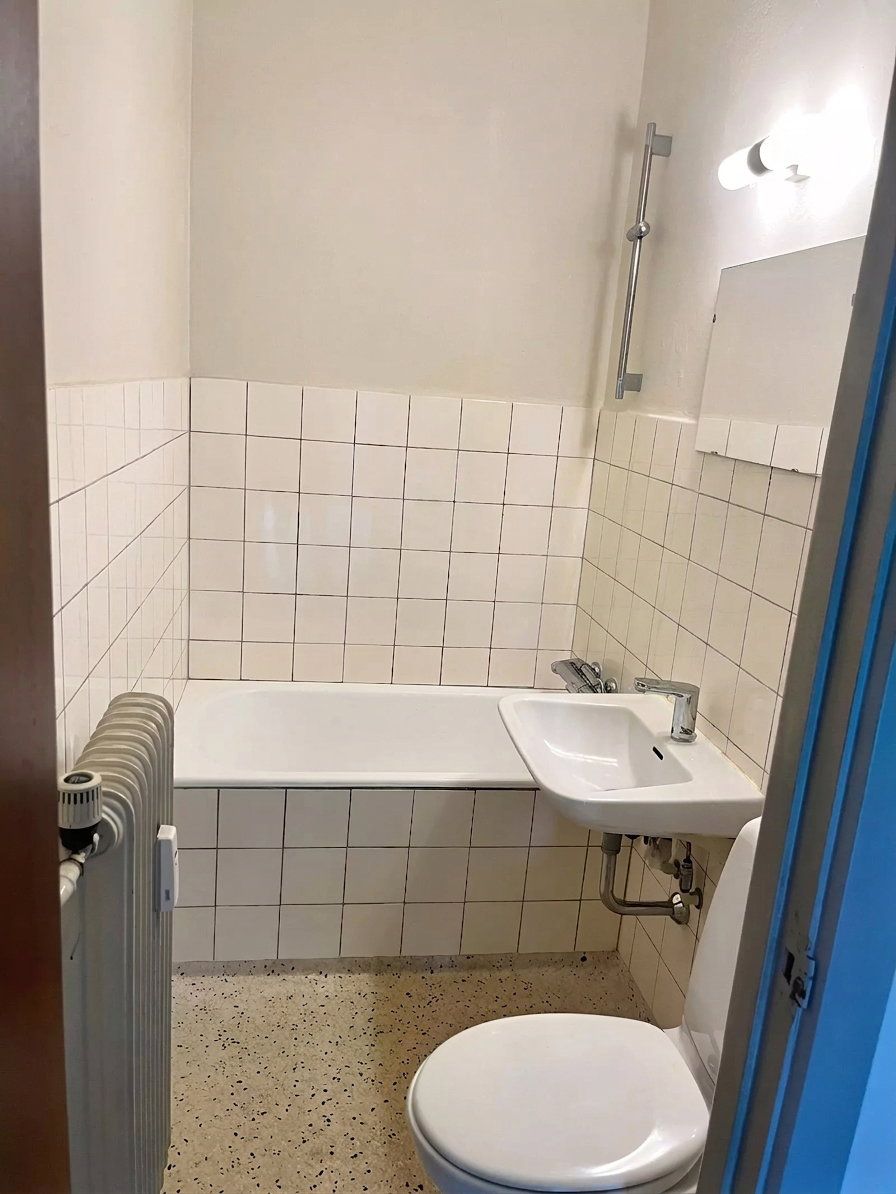 Lys 2-værelses på 61 m2 med parkering – klar til indflytning og med plads til egne idéer