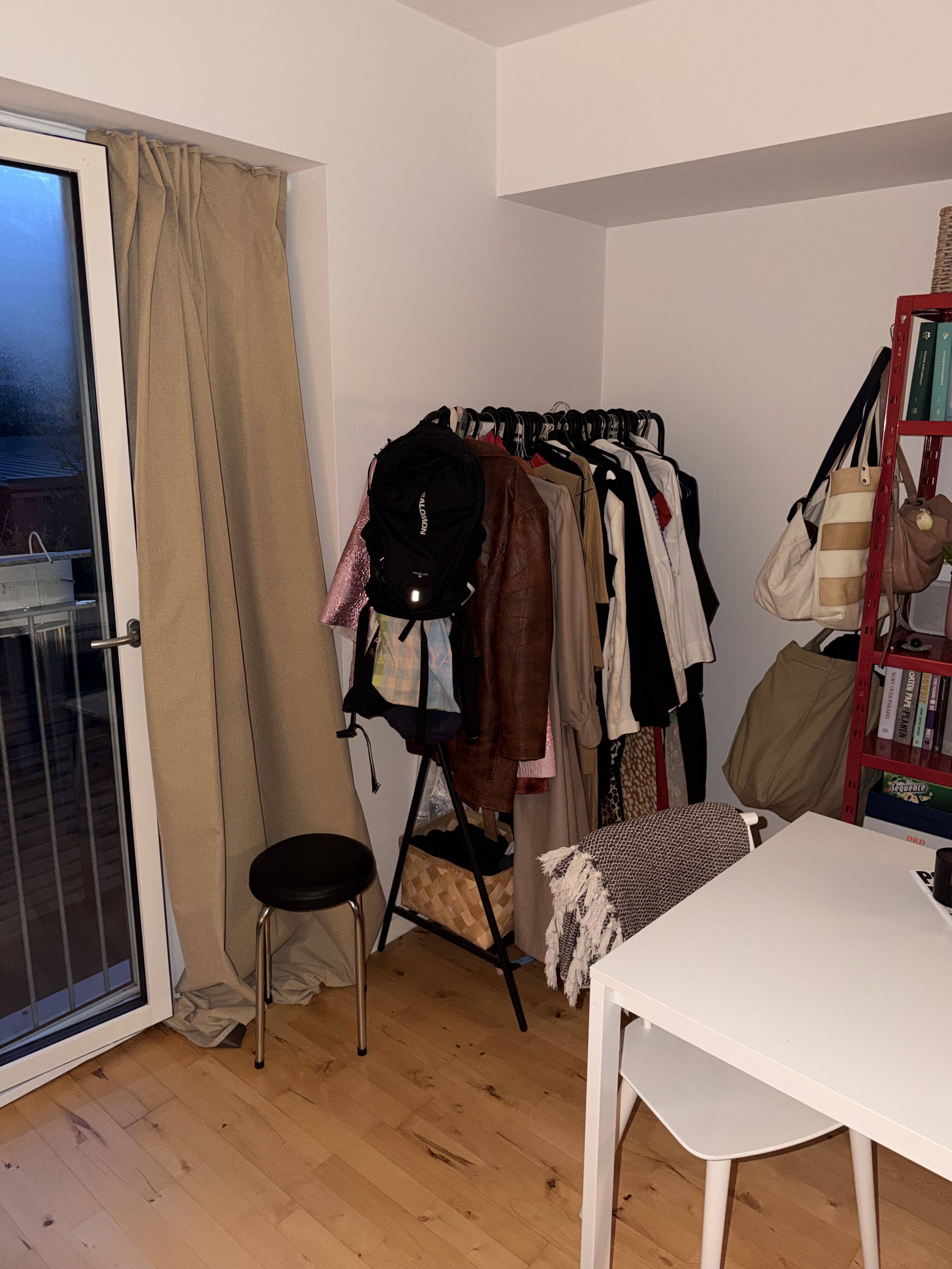 1v lejlighed med eget køkken og badeværelse 
