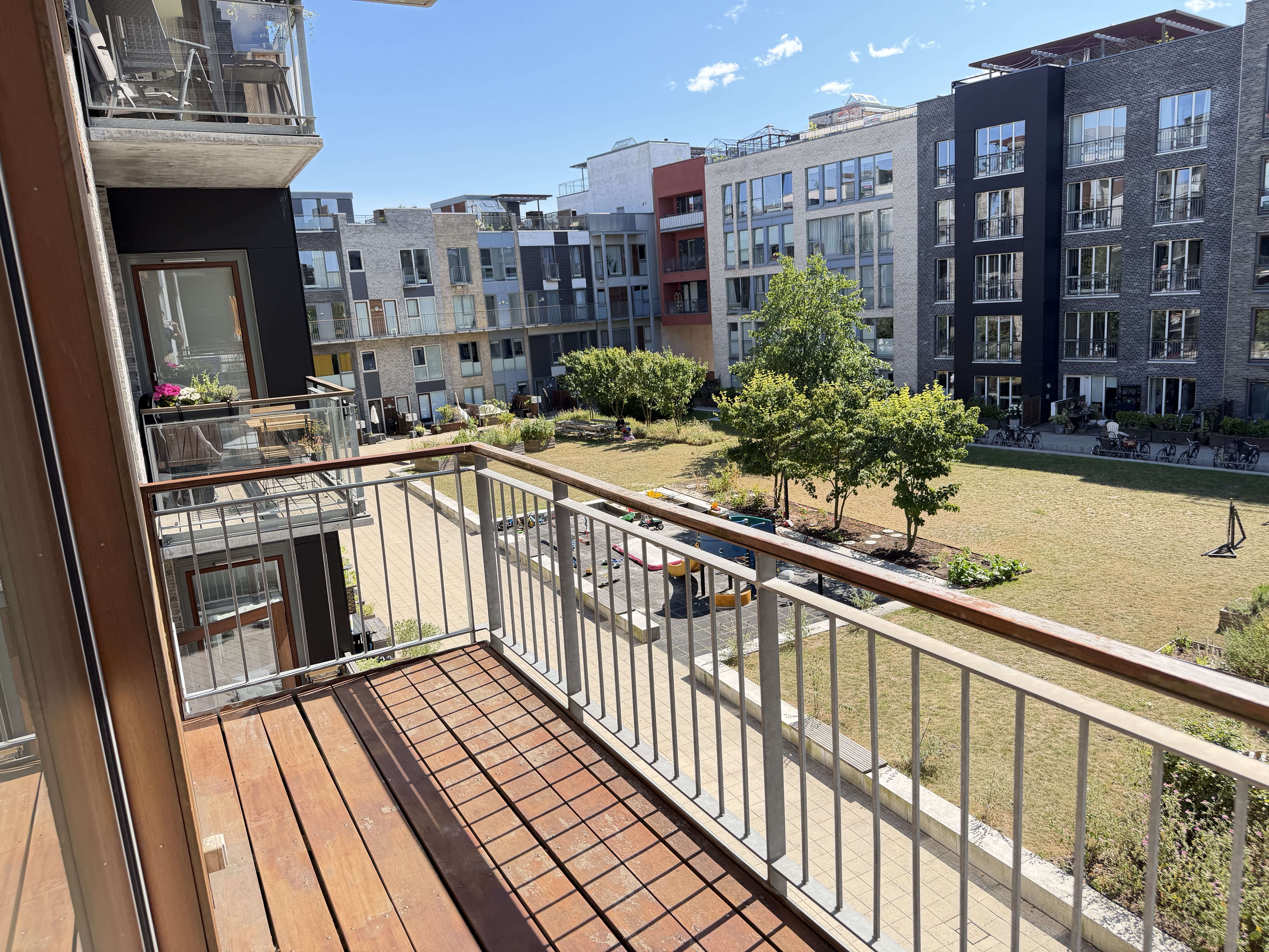 Fully Furnished 3-Bedroom Apartment – Central Location Near Metro & Shops