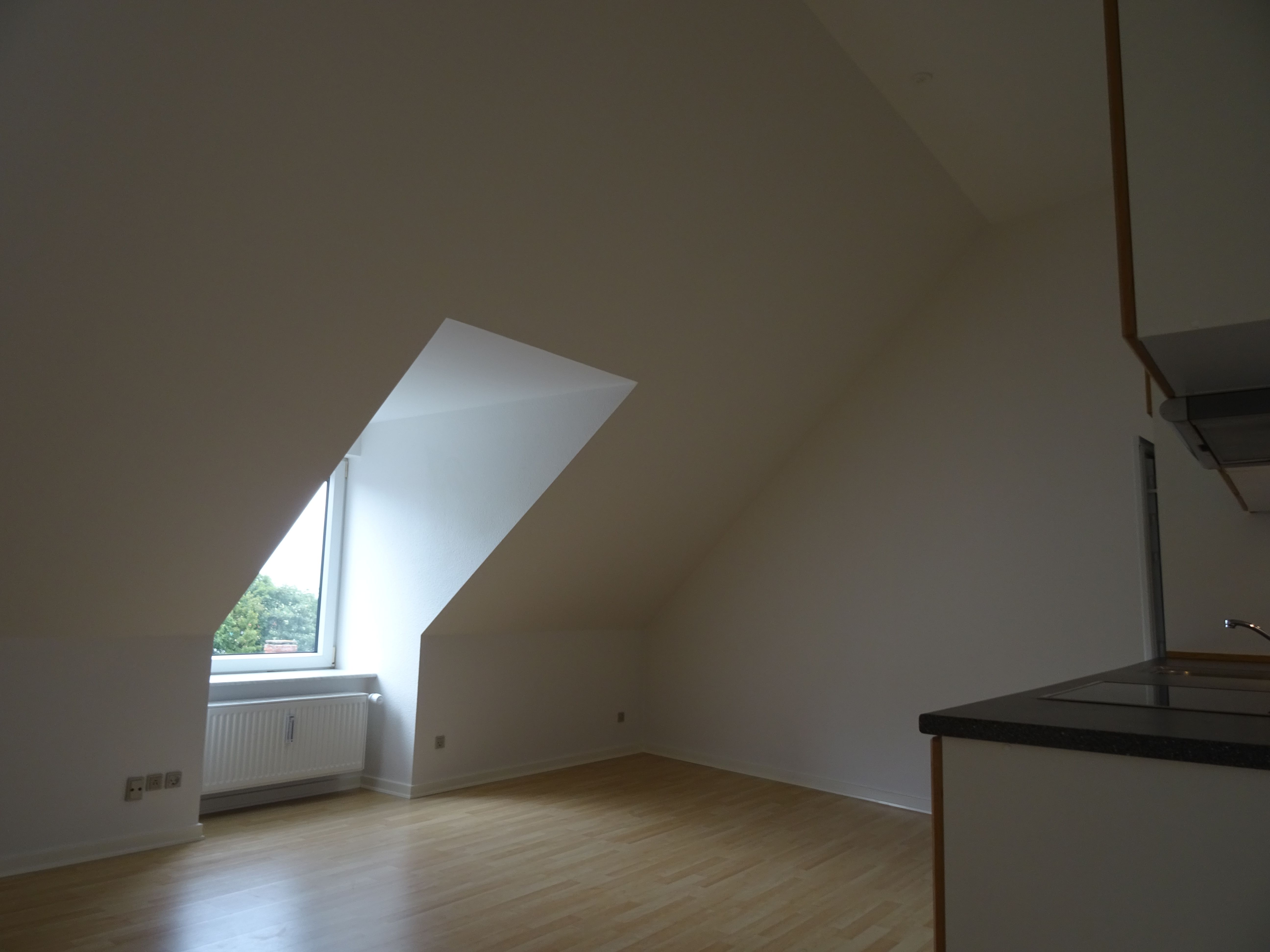 Rummelig lys 2 værelses lejlighed