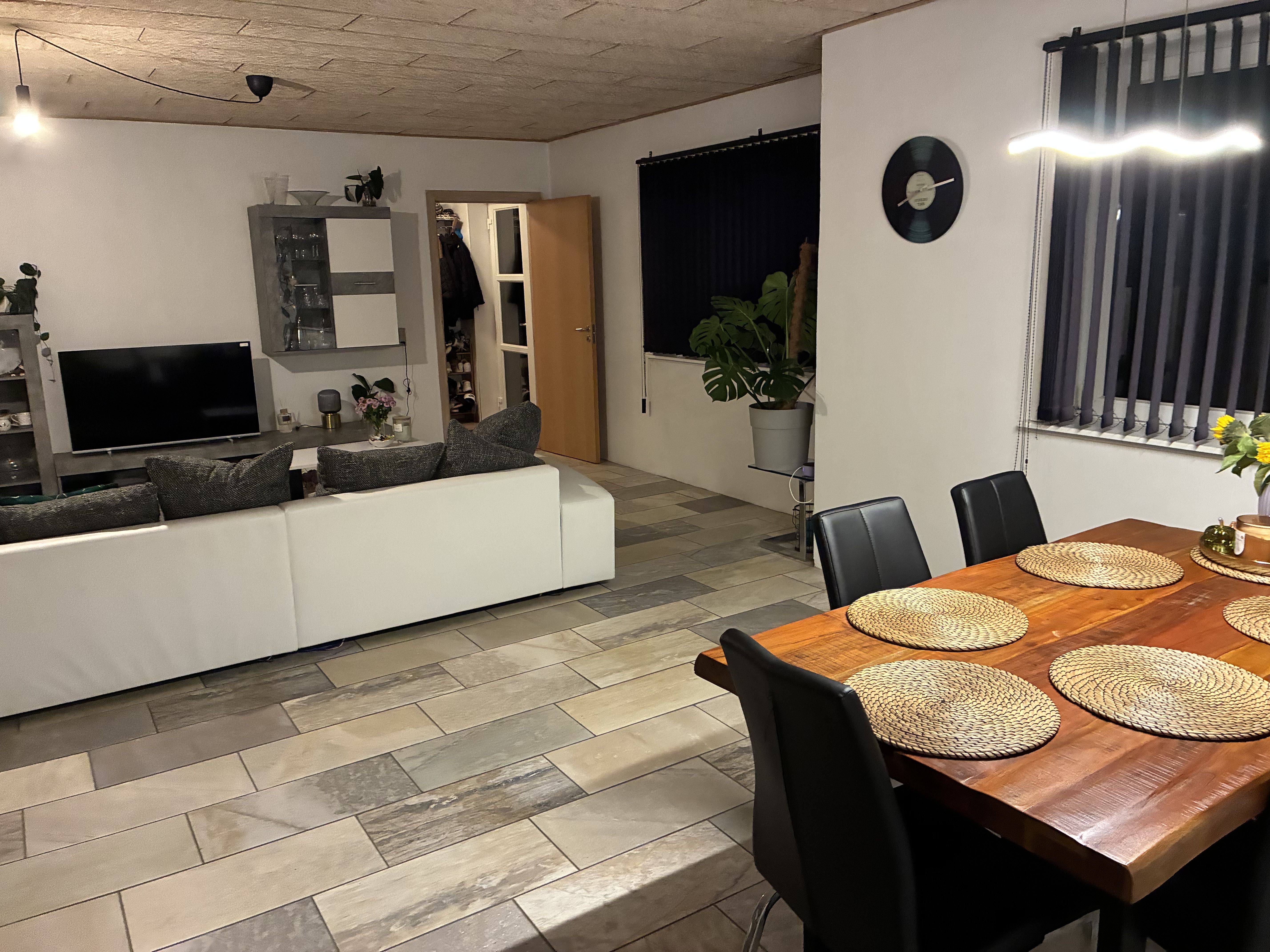 Rummelig lejlighed i stueplan
