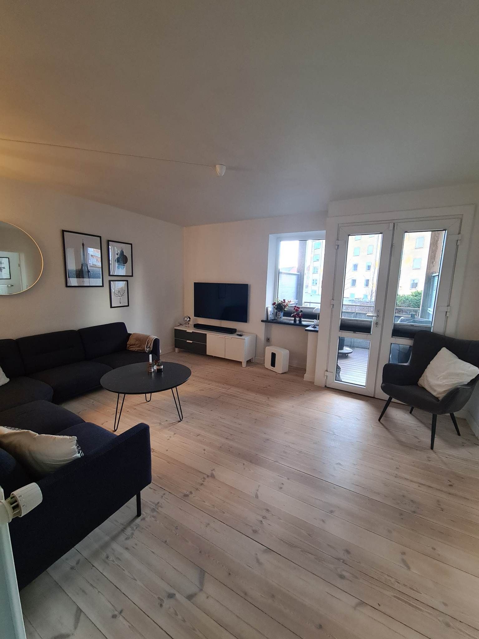 Nyrenoveret 3. vær. lejlighed med altan/parkering