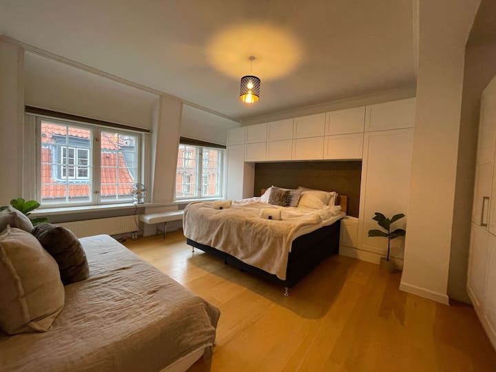Spacious Apartment in Prime Location