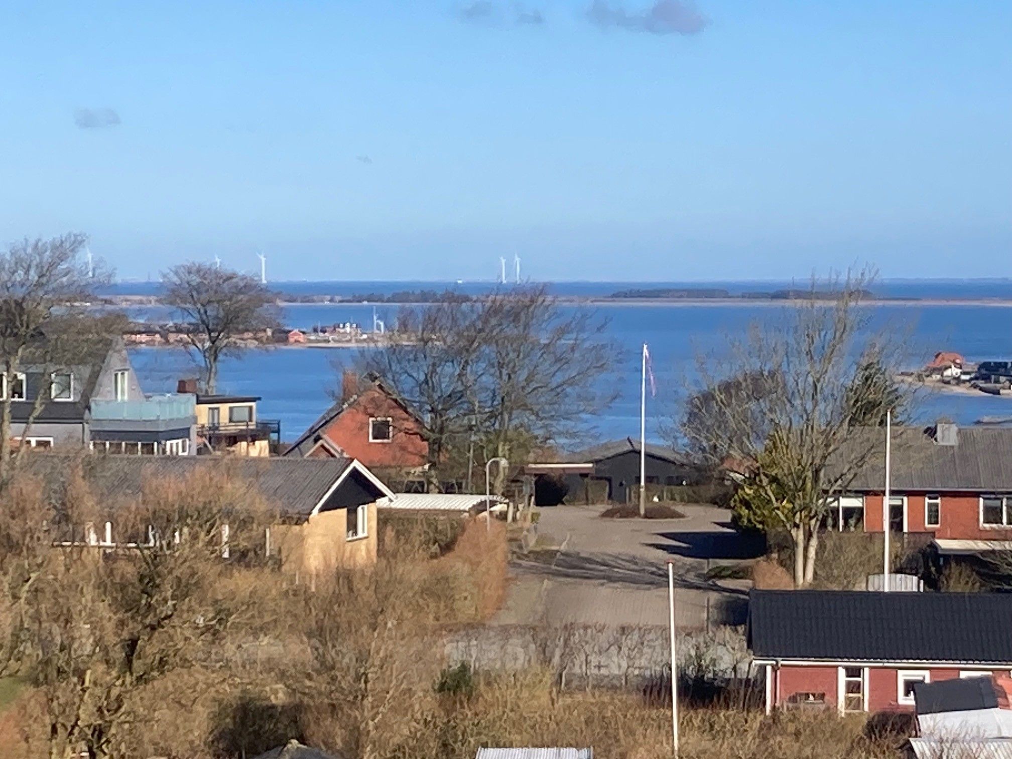 Skøn 3-rums lejlighed med lukket altan og dejlig udsigt