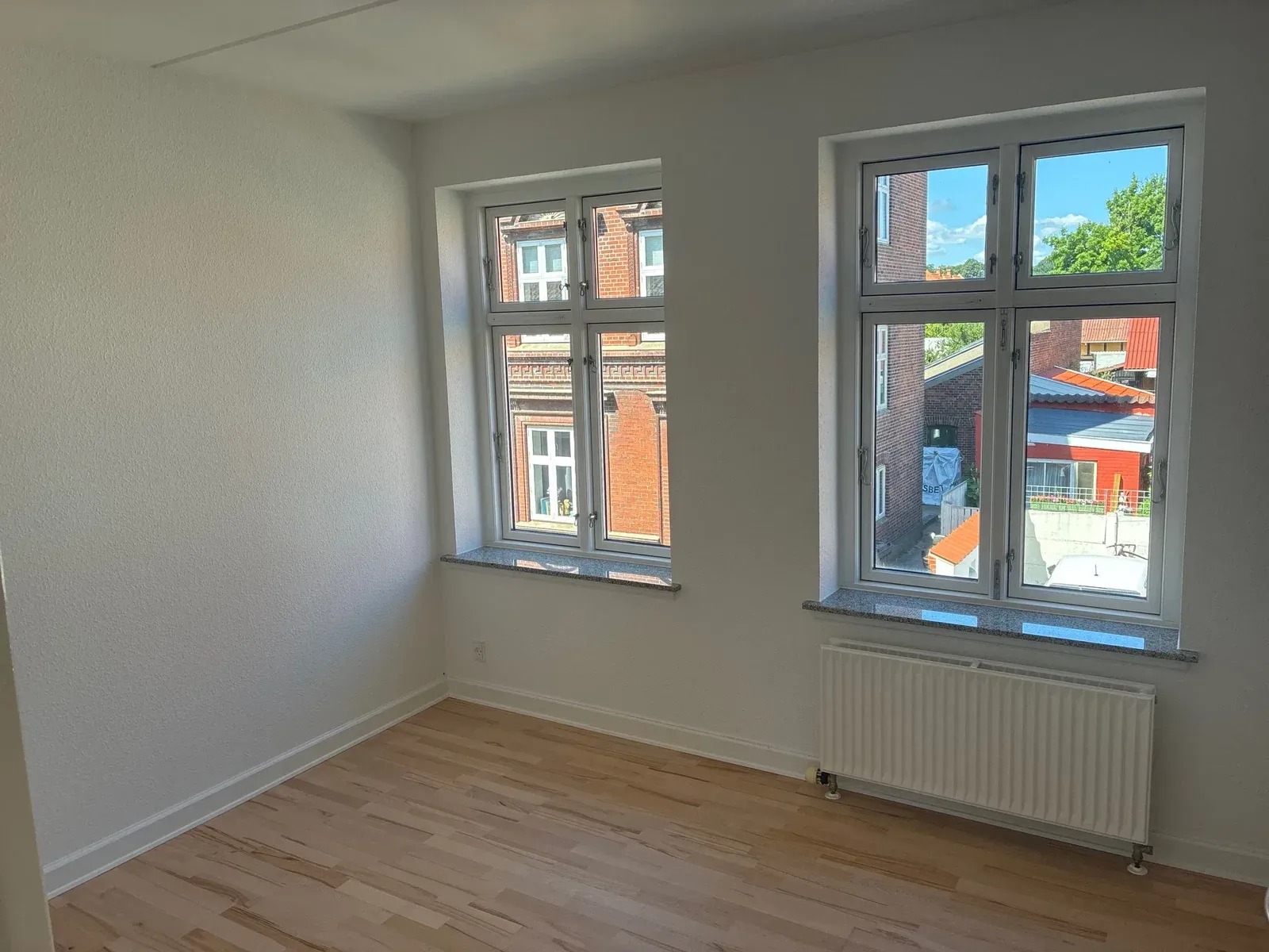 Stor og lys 3-værelses på 90 m2 med central beliggenhed, tæt på Østerstrand