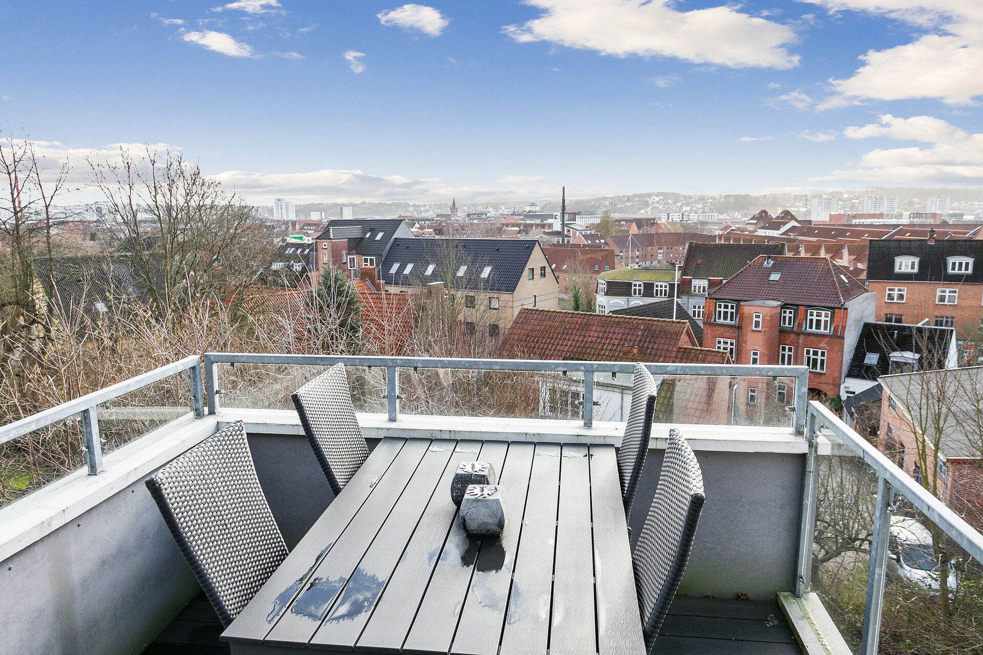 Panoramaudsigt med rigtig god plads!