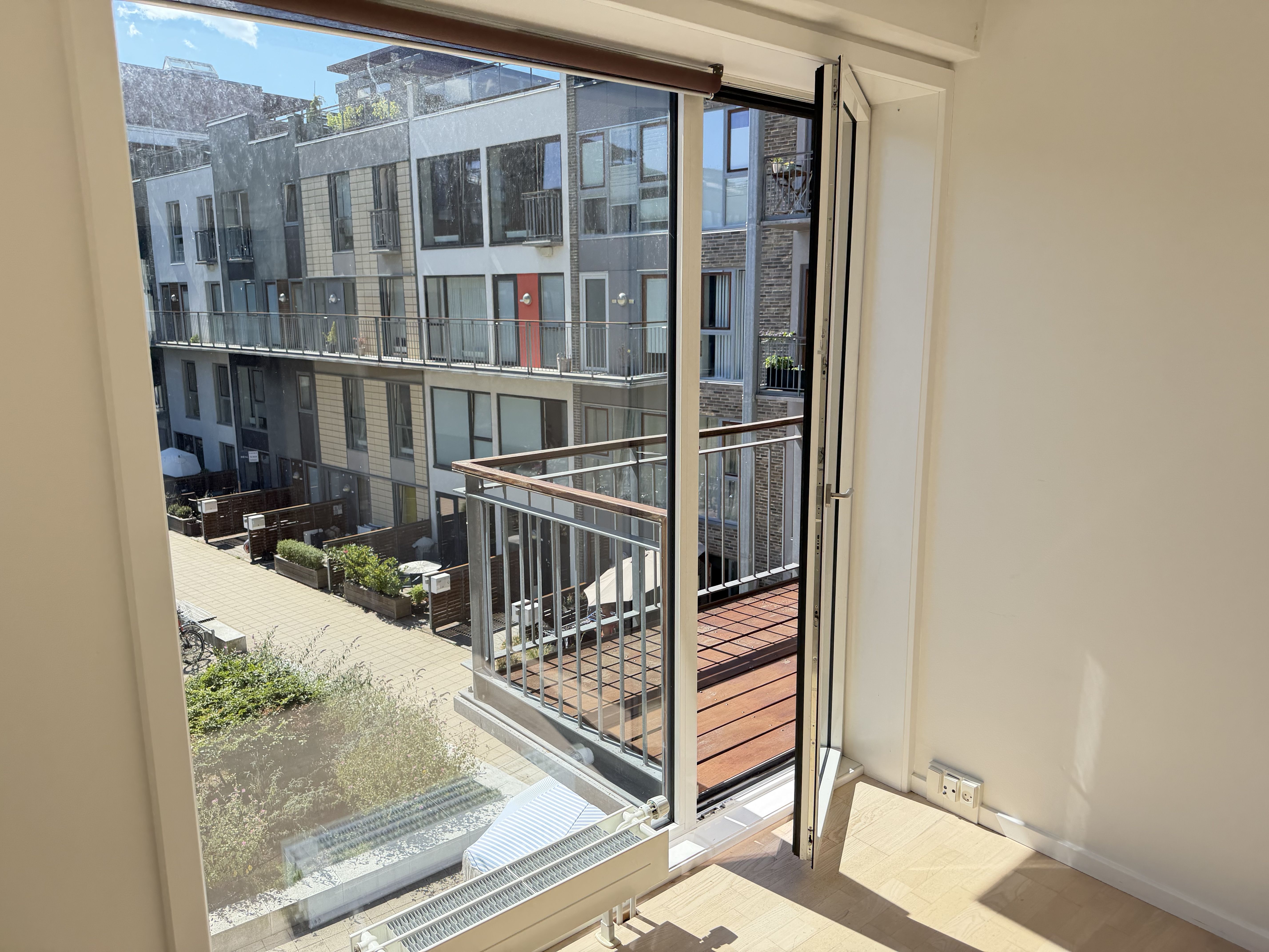 Fully Furnished 3-Bedroom Apartment – Central Location Near Metro & Shops