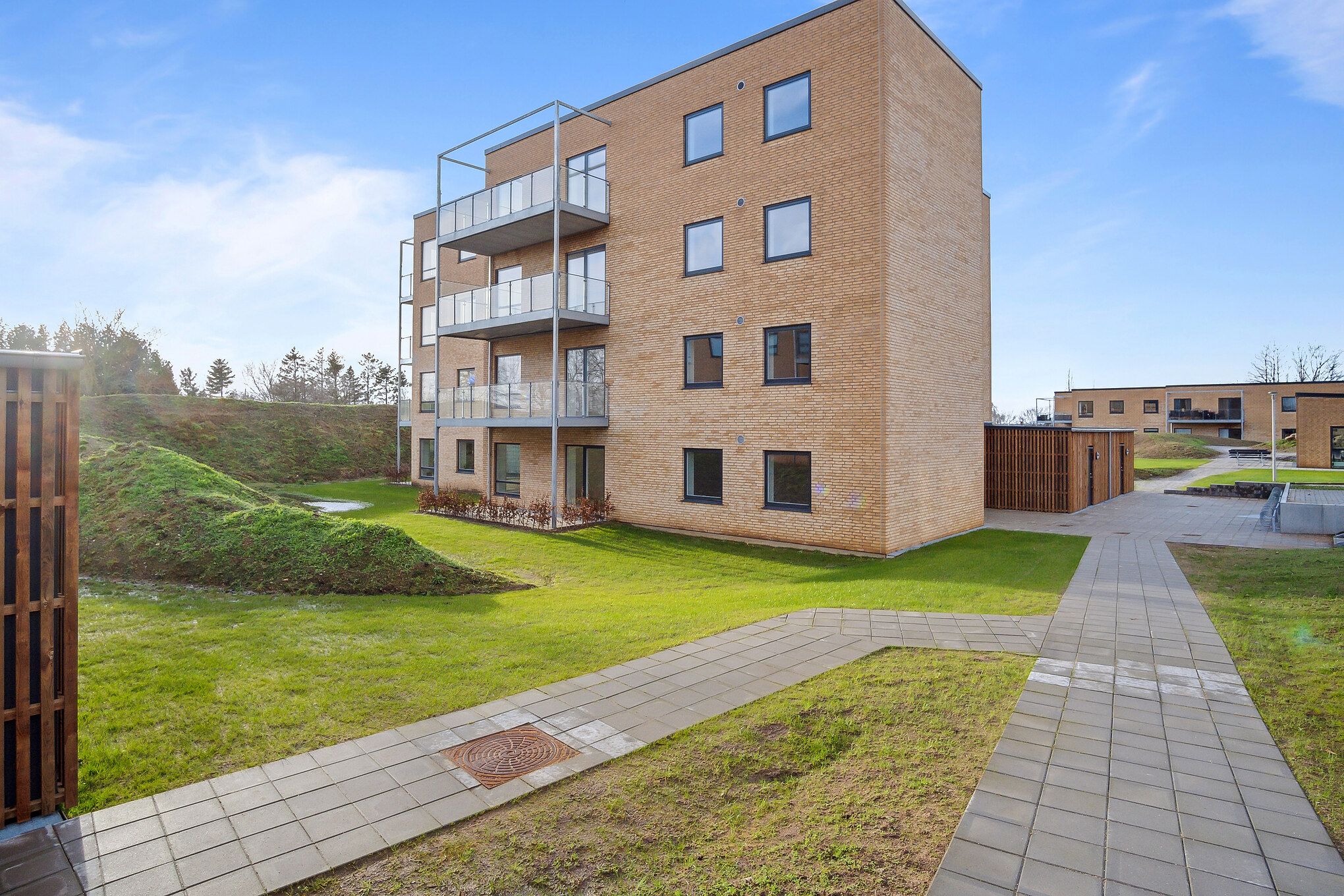 VELINDRETTET 2-VÆRELSES MED STOR TERRASSE