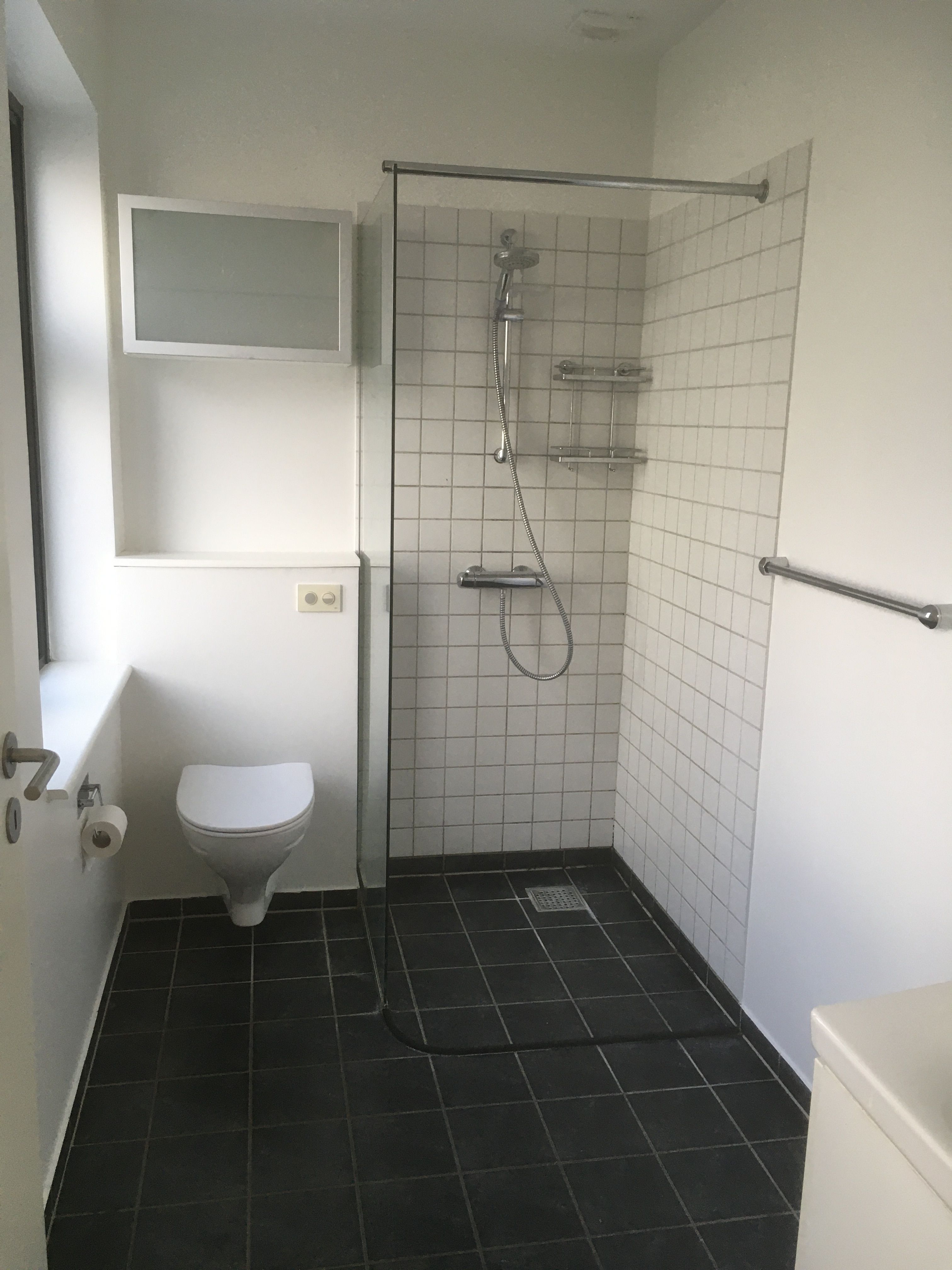 Lys lejlighed med gårdmiljø