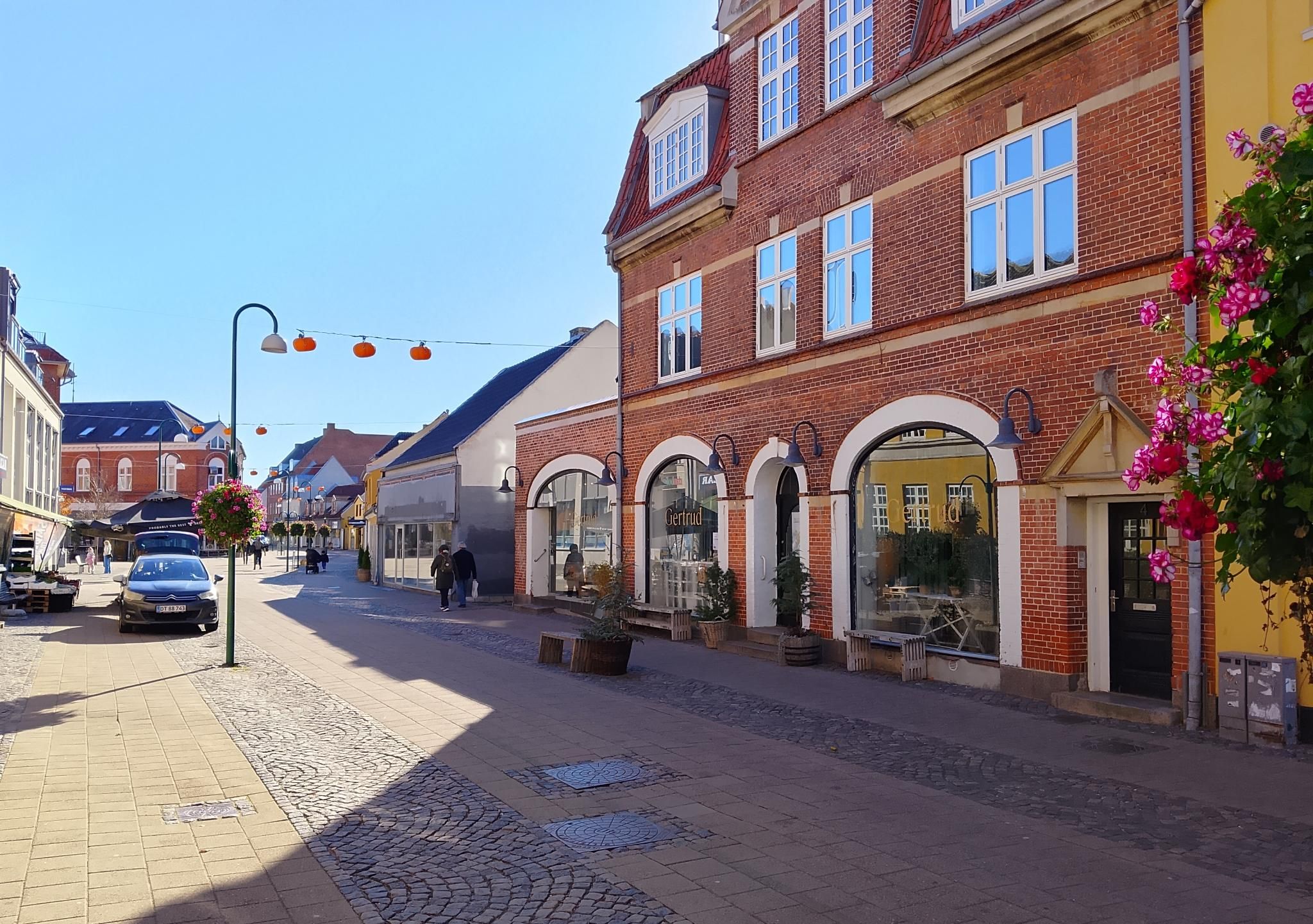 Skøn bolig på ”strøget” i downtown Frederikssund