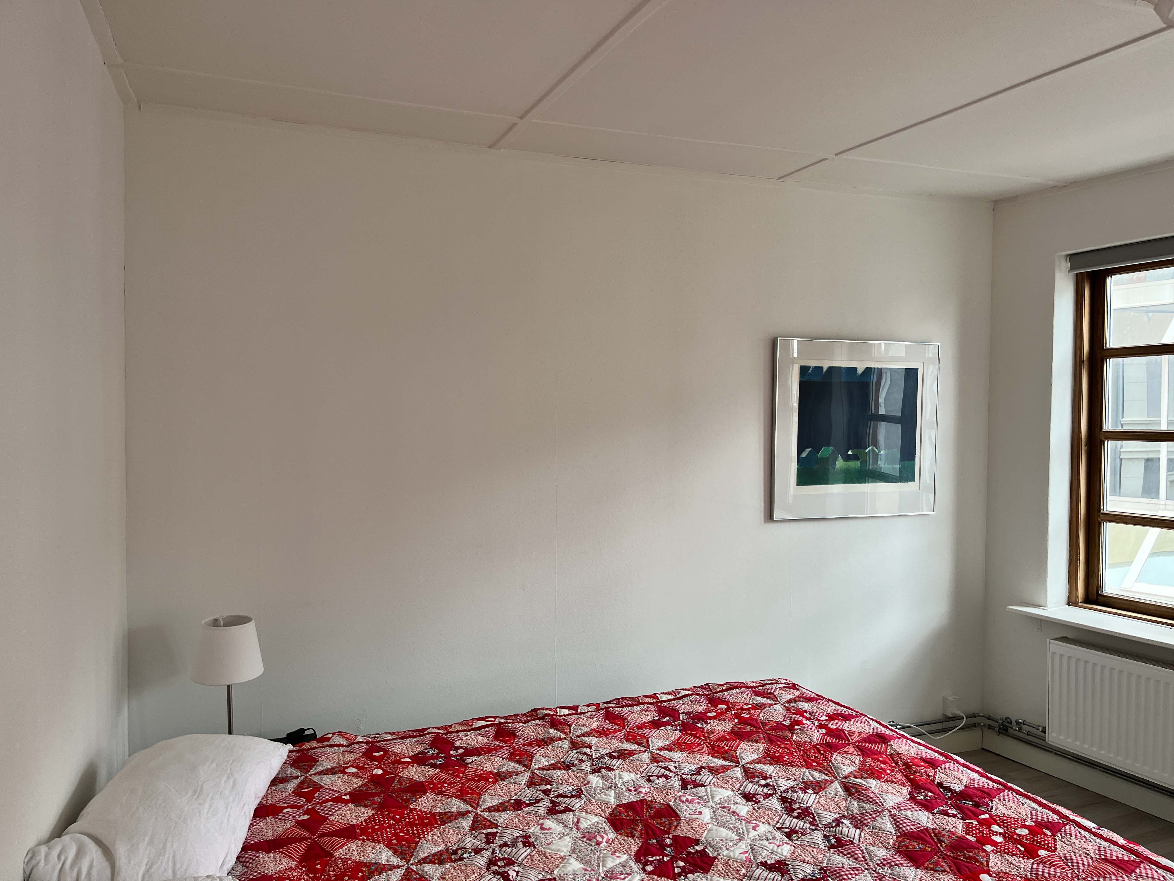 Lille hus midt i byen