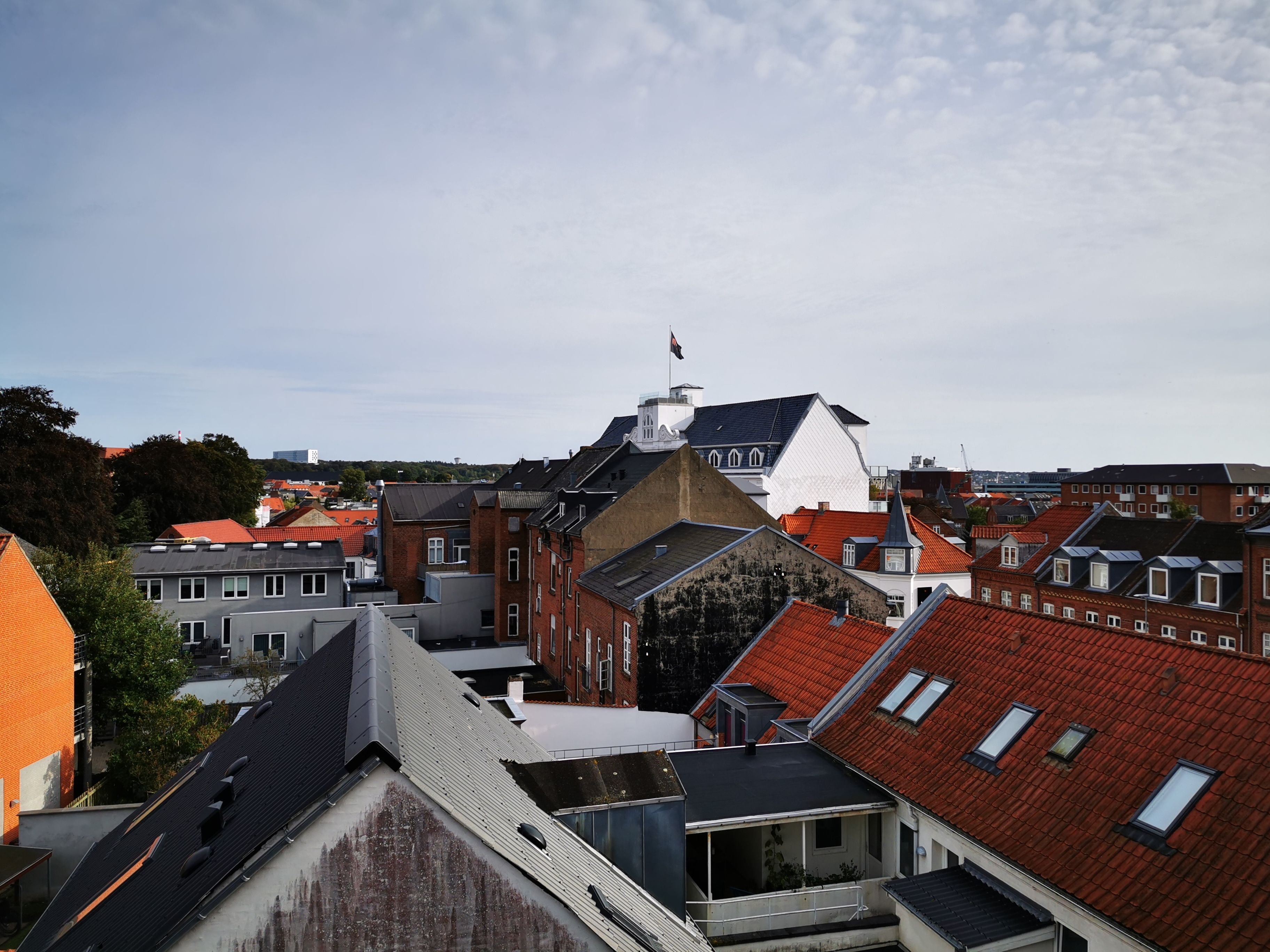 Lys og lækker lejlighed centralt i Kolding - meget delevenlig til 2