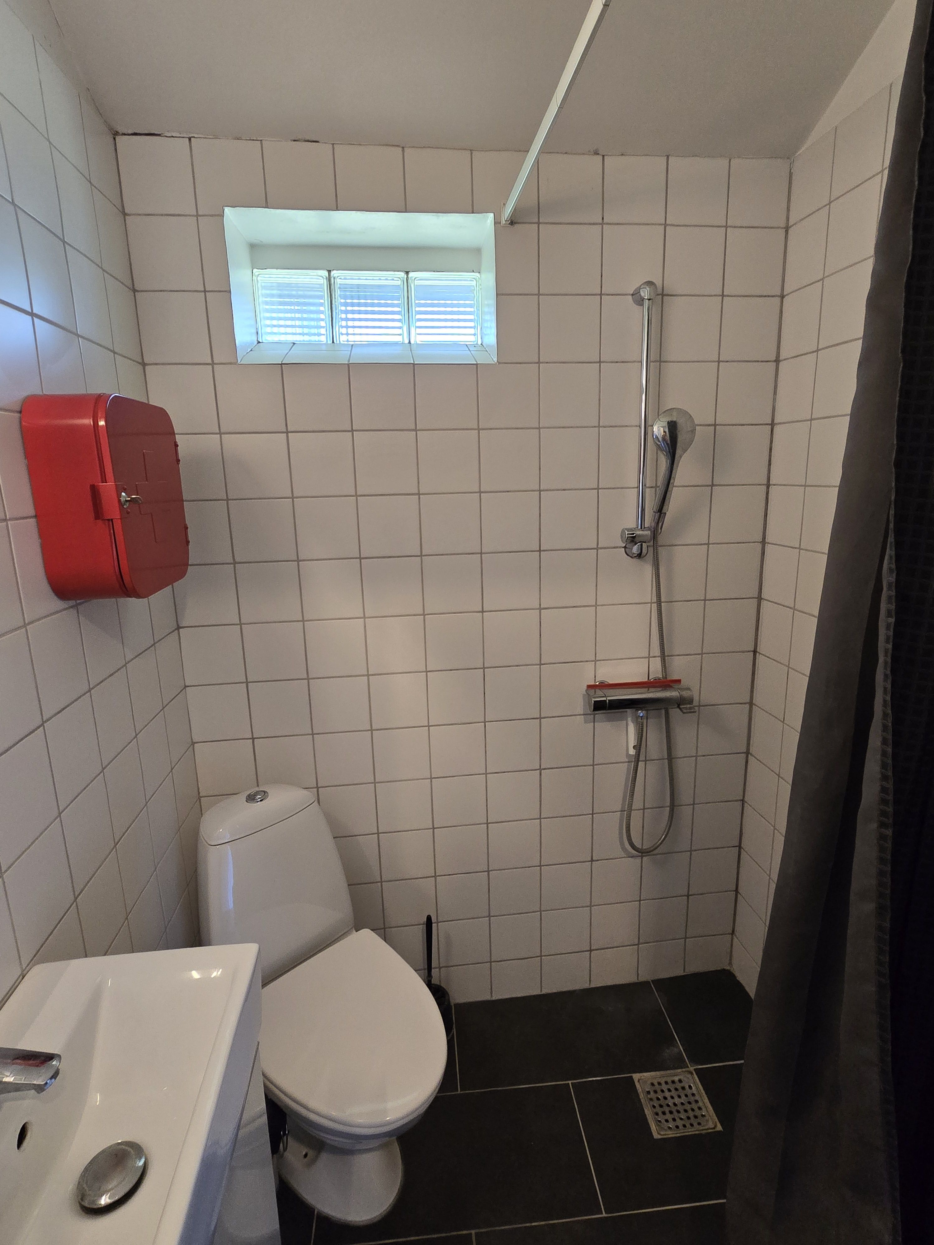 Tidligere ungdomsværelse med eget badeværelse