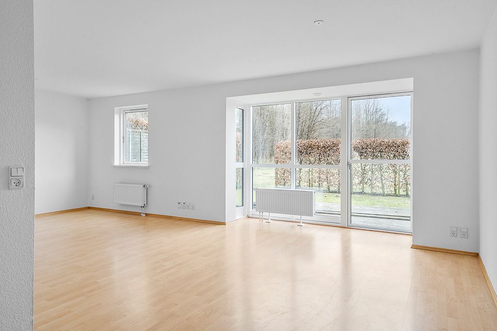 4 Værelses Rækkehus På Videbechs Alle I Viborg Udl - 126 M² - 9.095 Kr