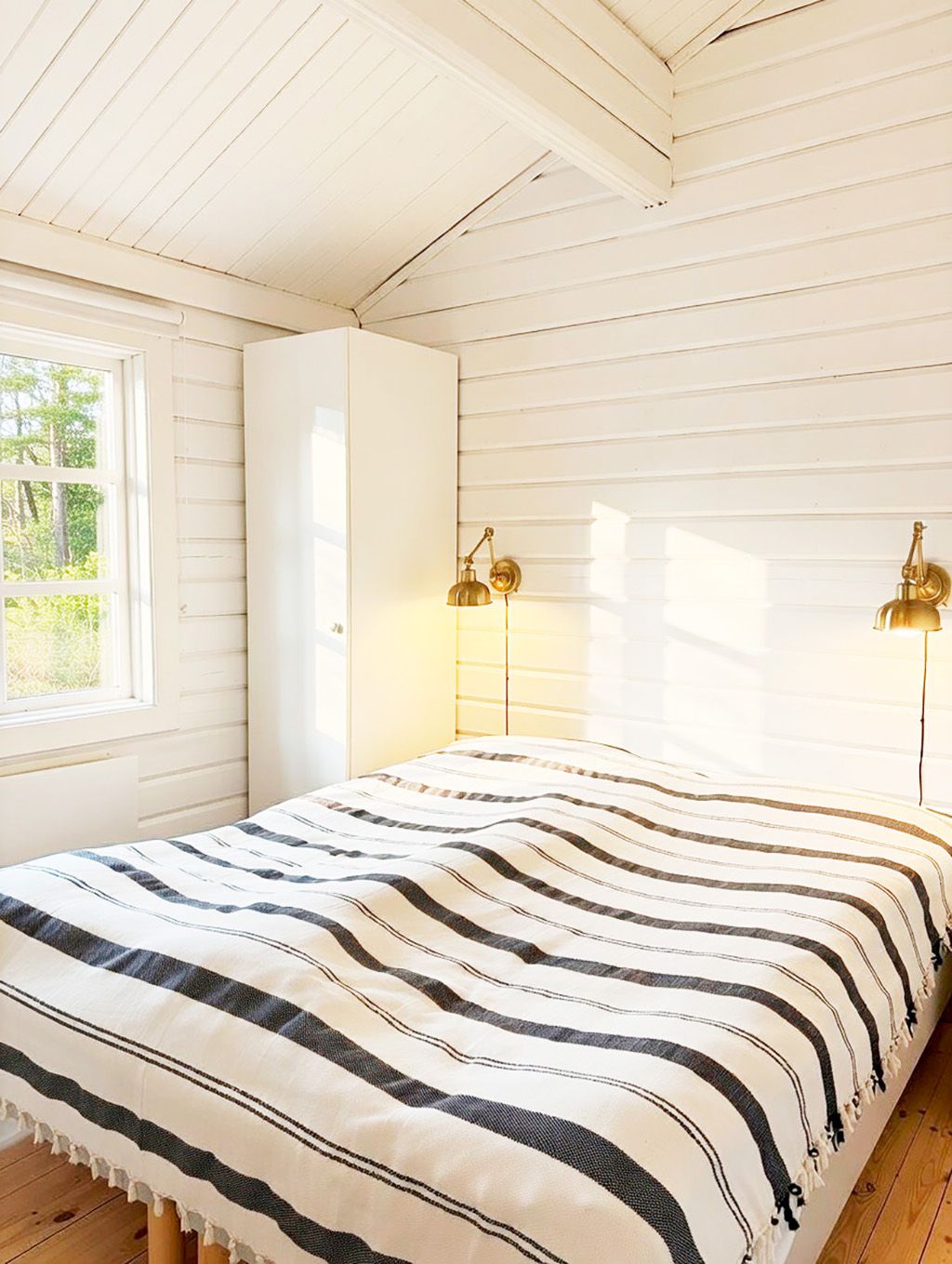 Nyrenoveret sommerhus + anneks ca. 20m2 ved Nordkysten udlejes - 500m fra vandet