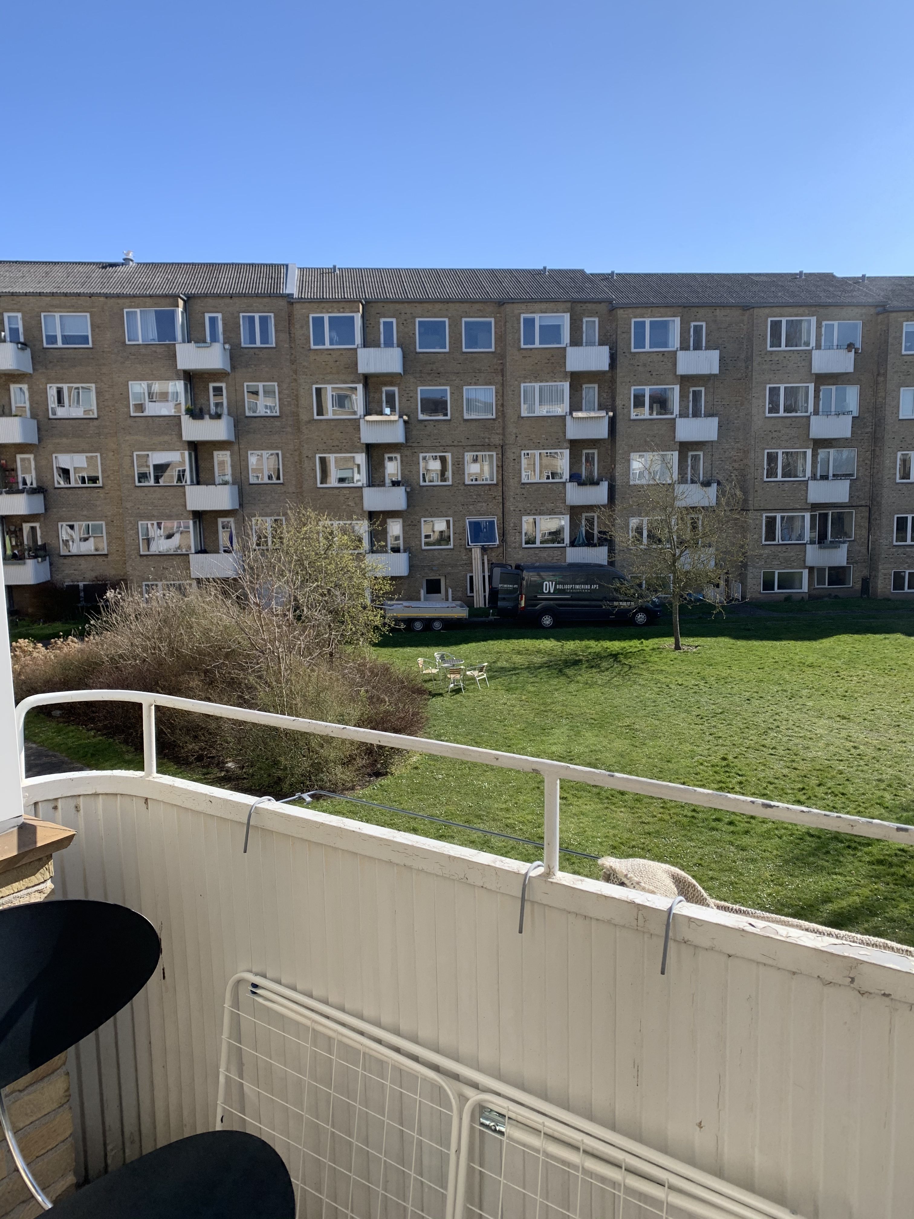 Lys Frederiksbjerg-lejlighed med to altaner