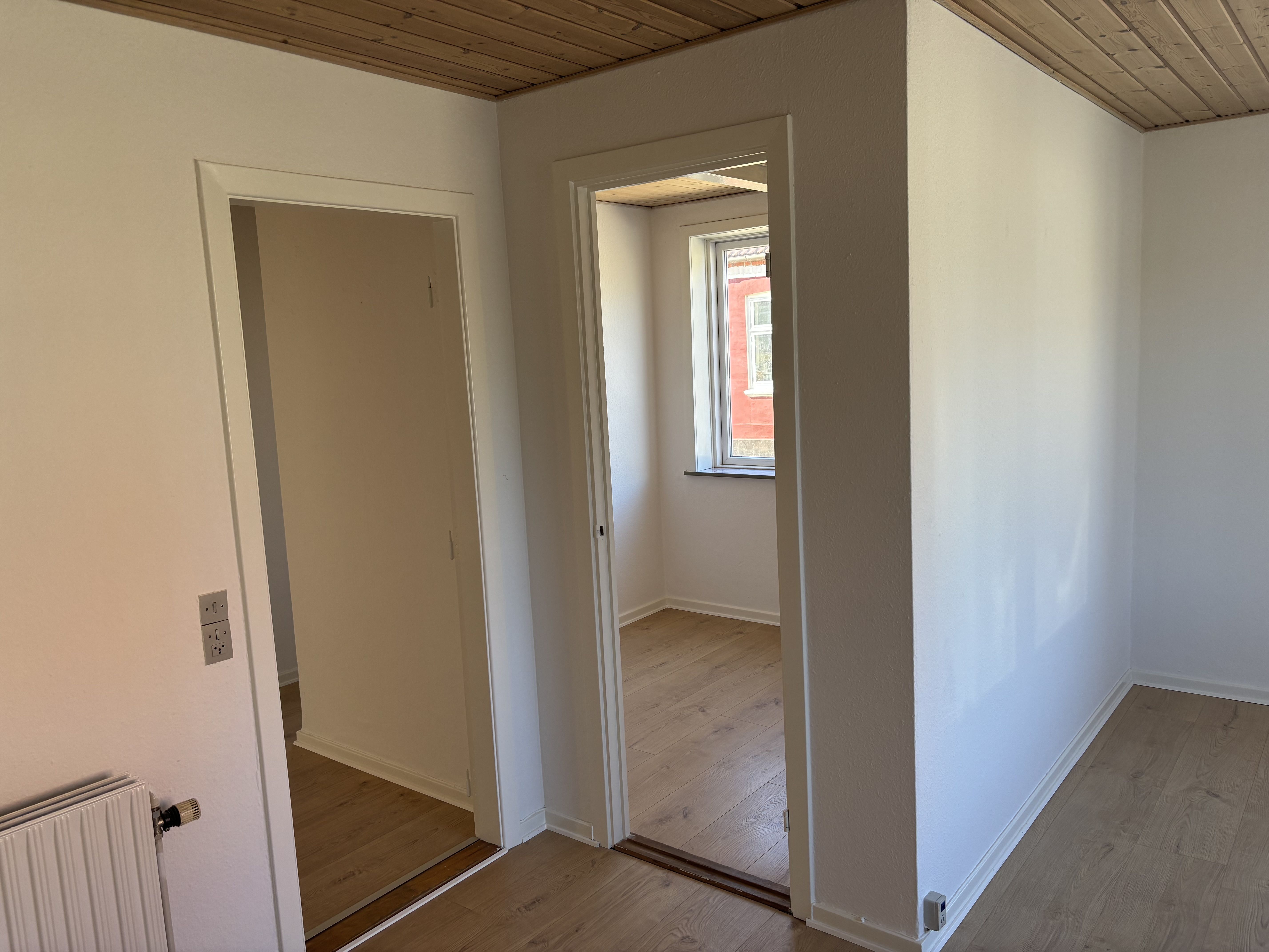Hyggelig lejlighed i stueplan udlejes 