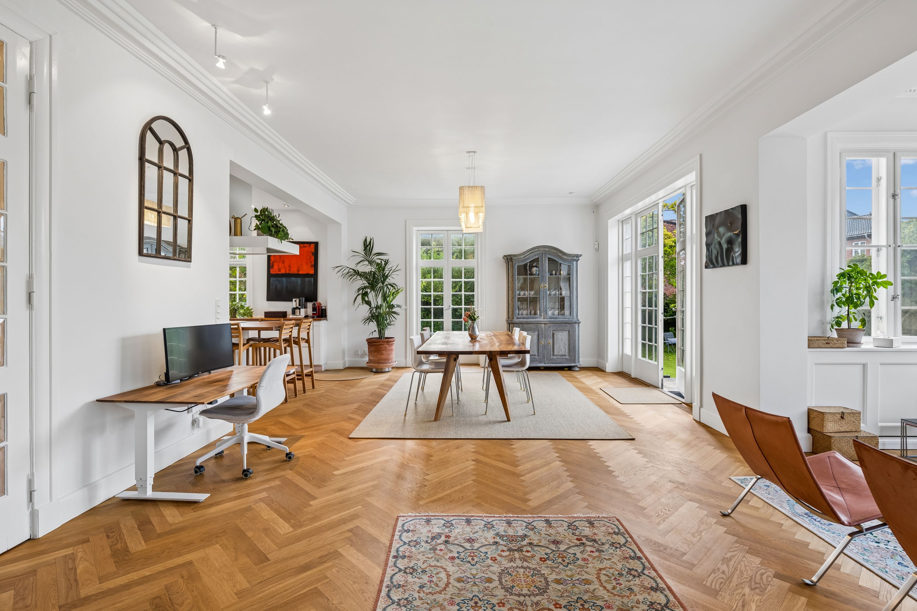Klassisk og eksklusiv patriciervilla fra 1916 på 404 m² med stor have på Viggo Rothes Vej