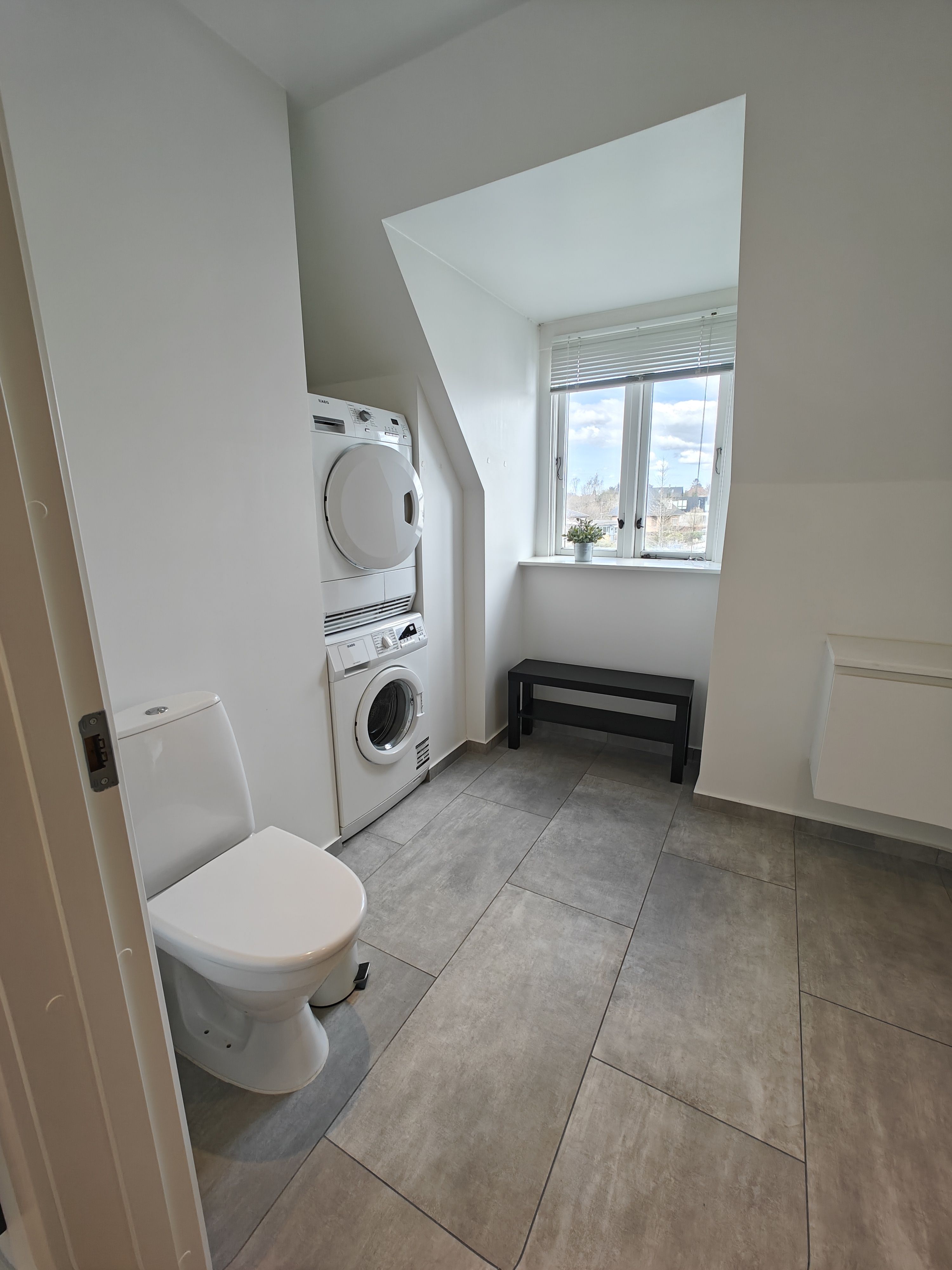 Furnished - 2 floors - roof top balcony