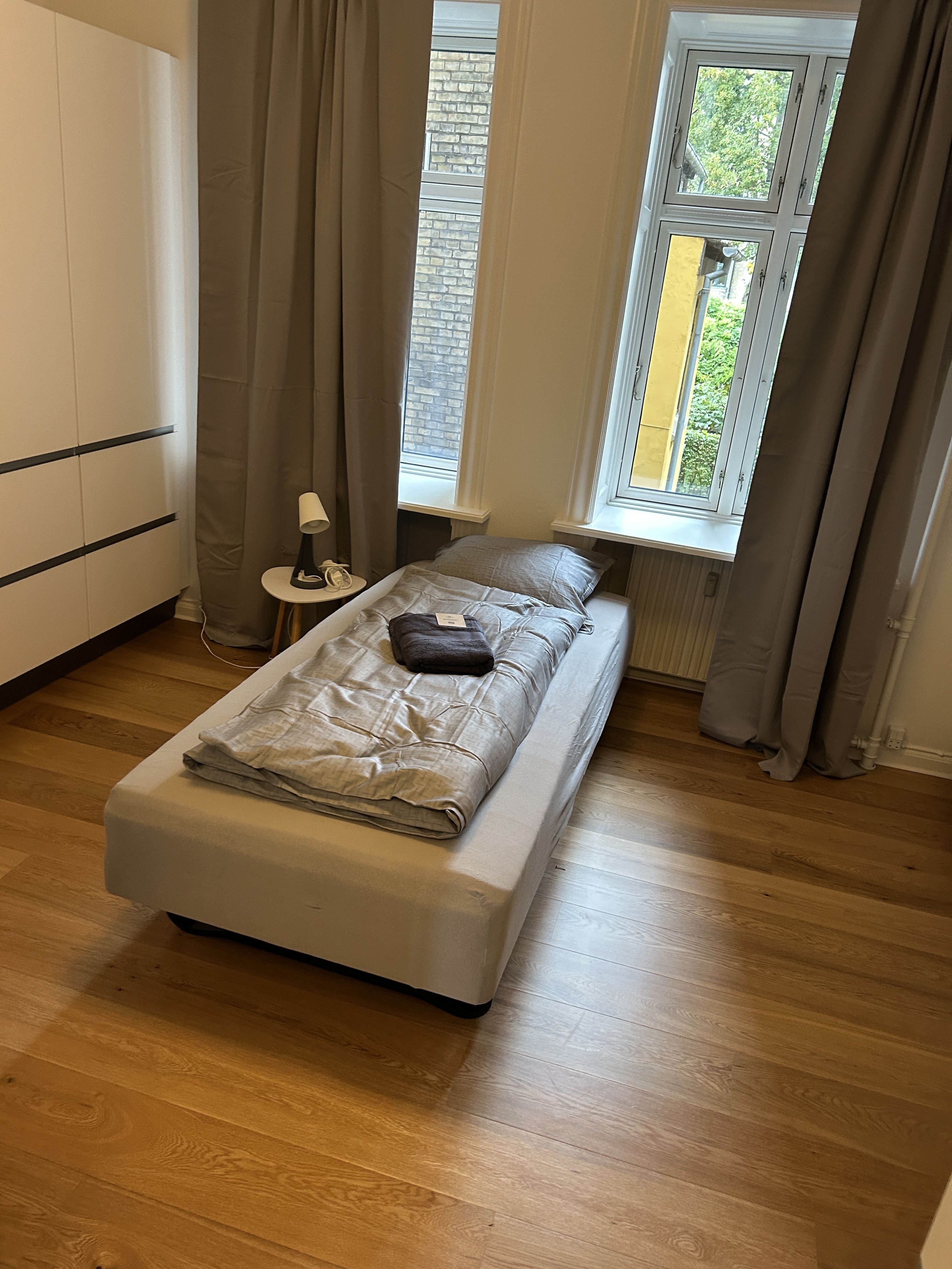 Fully furnished 4-bedroom apartment