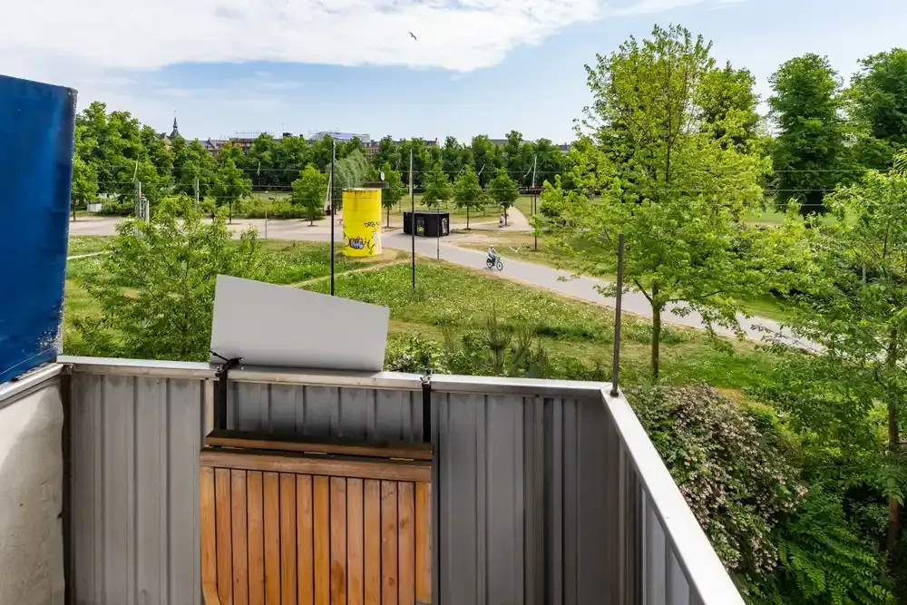 Lys lejlighed med altan og dejlig udsigt